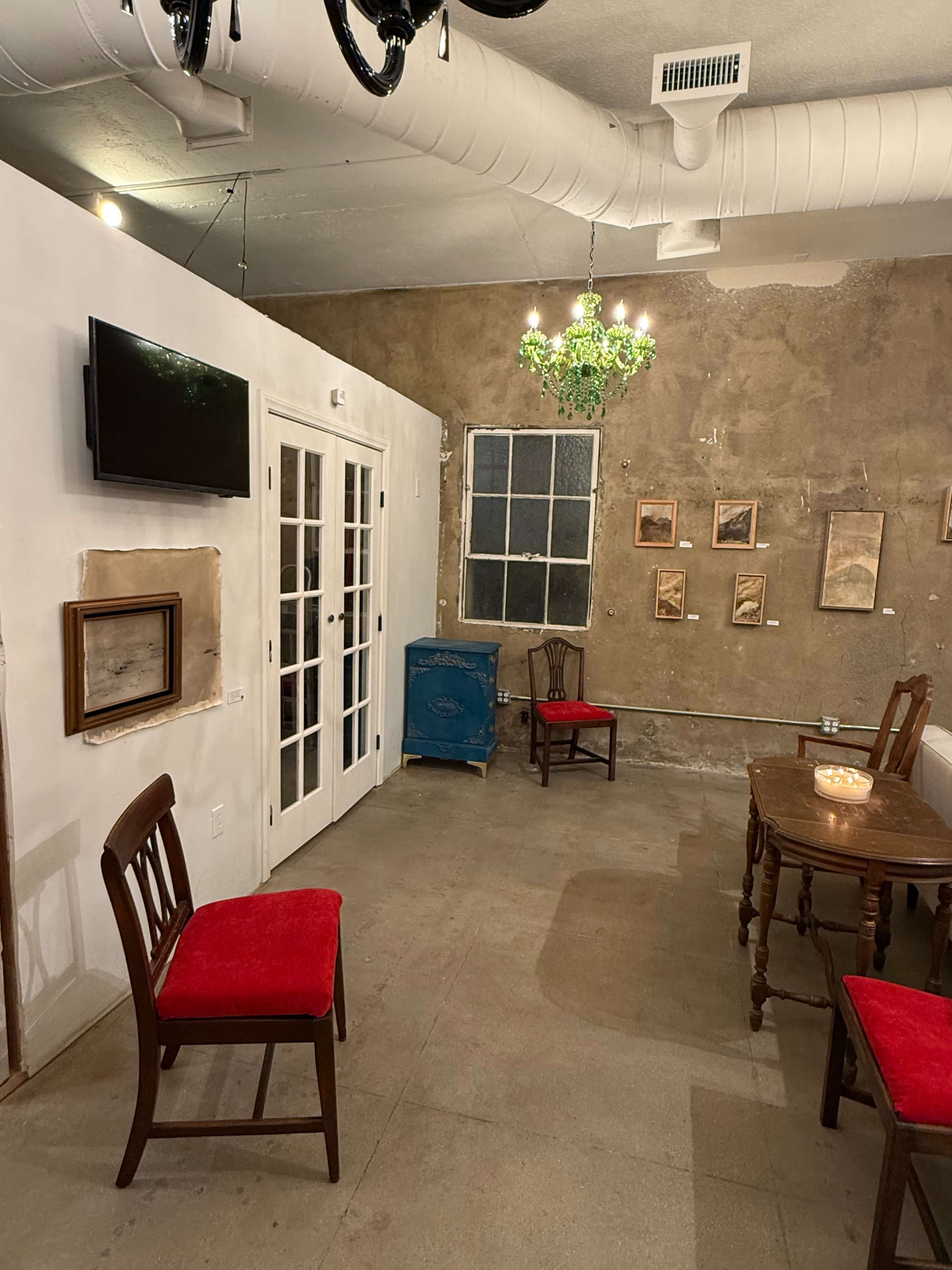 Opulence on Mentor Image in Playhouse Village, Pasadena, CA