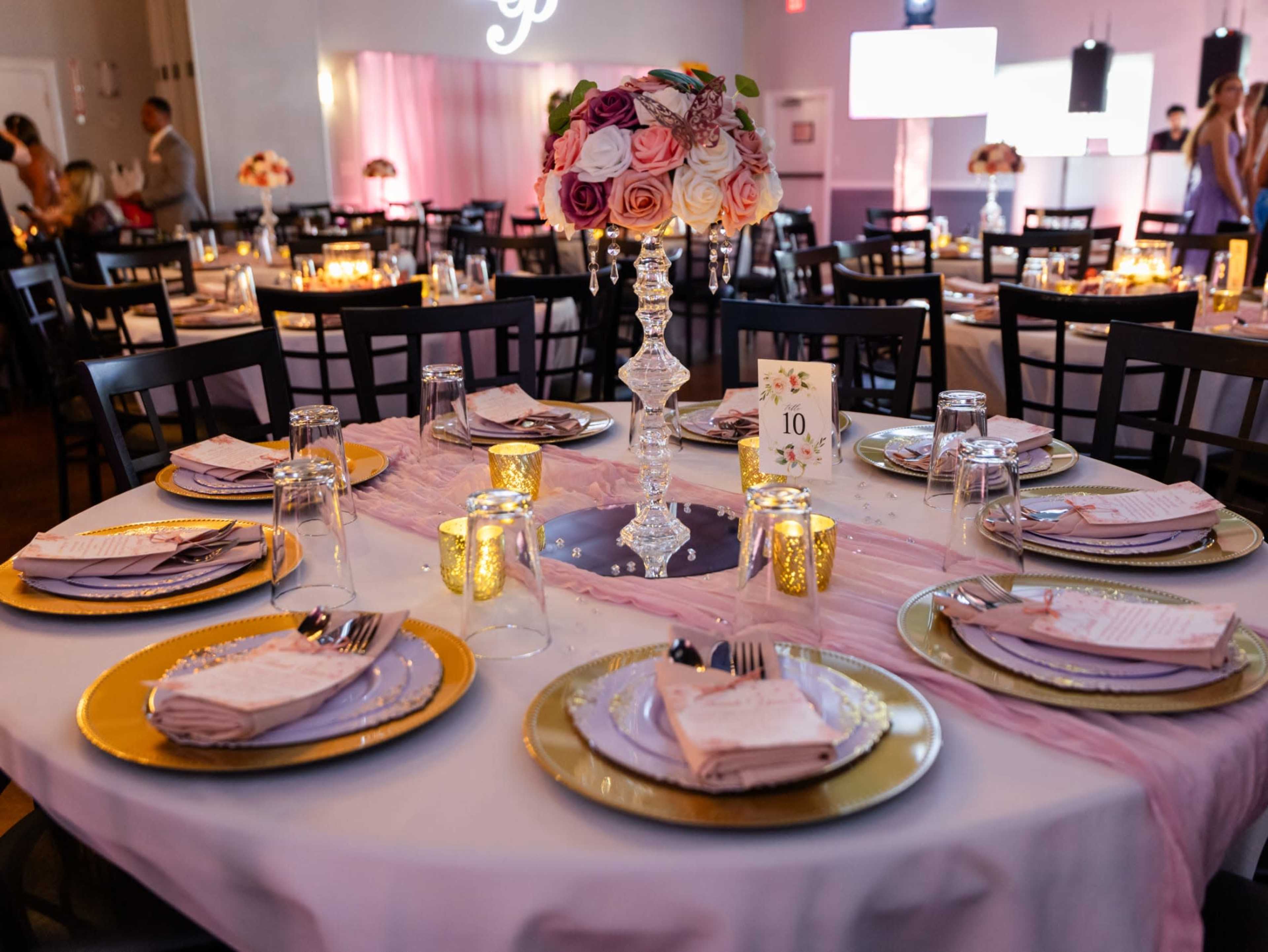 Expansive Event Venue Near SeaWorld – Indoor & Outdoor Spaces for Up to 290 Guests Image in , Orlando, FL
