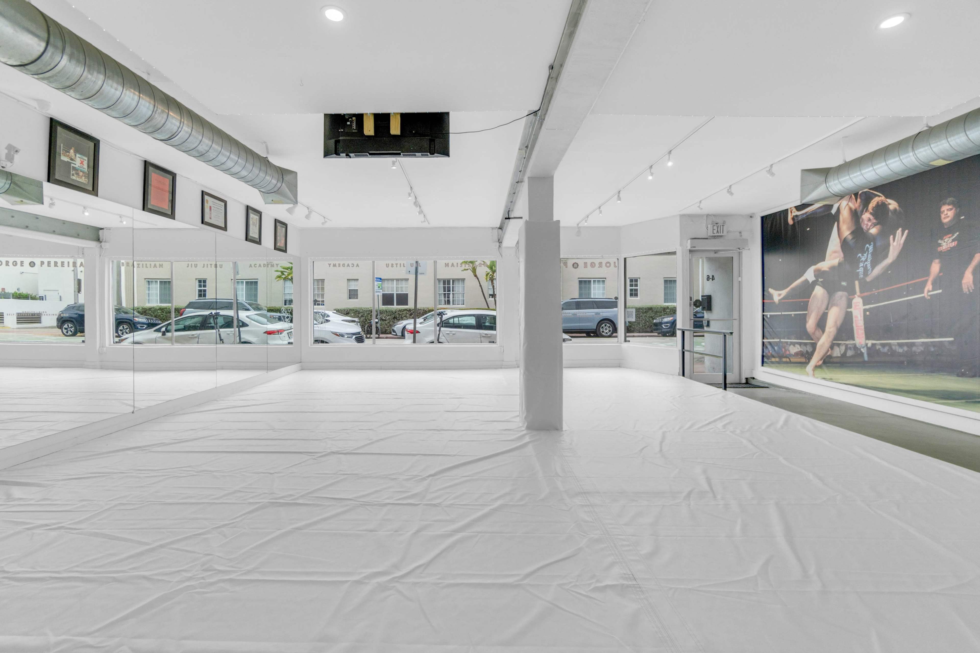 South Beach Multi-Use Studio with Natural Light & Large Storefront Windows Image in Flamingo / Lummus, Miami Beach, FL