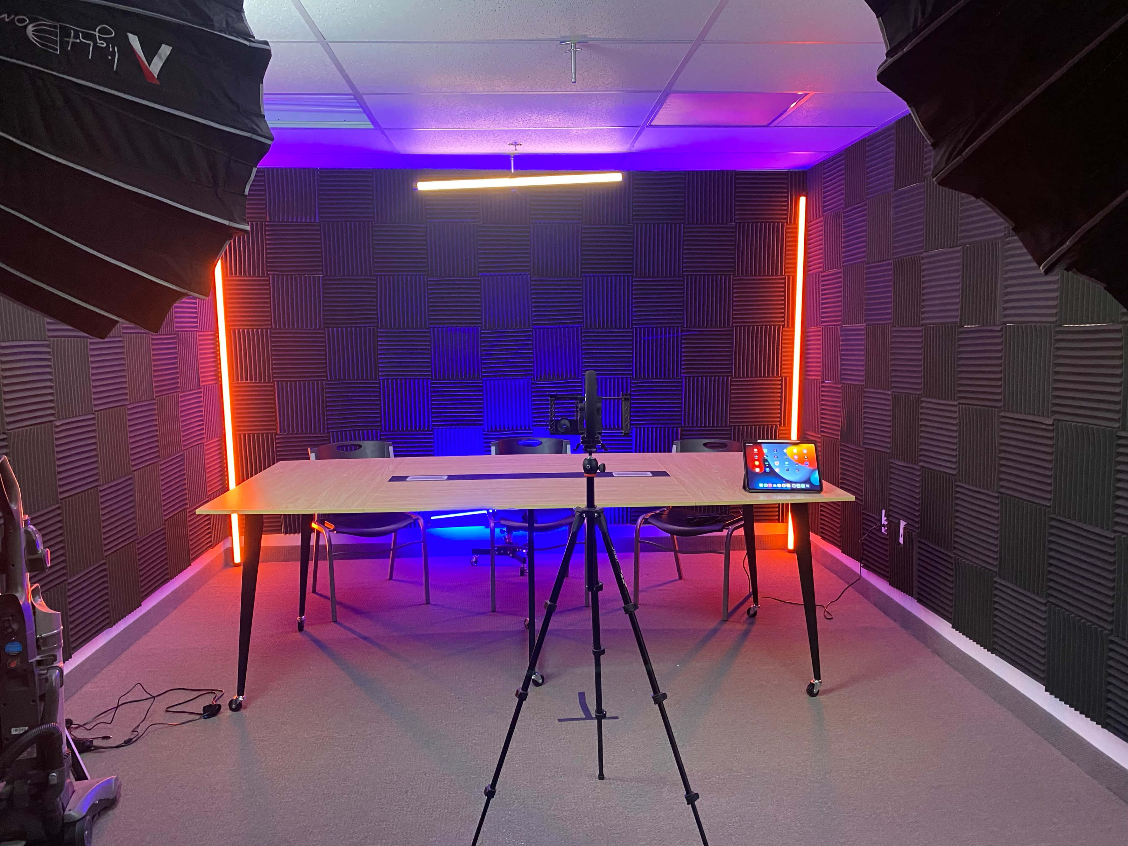 Podcast Audio and Video Studio with Photo Options Image in Spring Valley, las vegas, NV