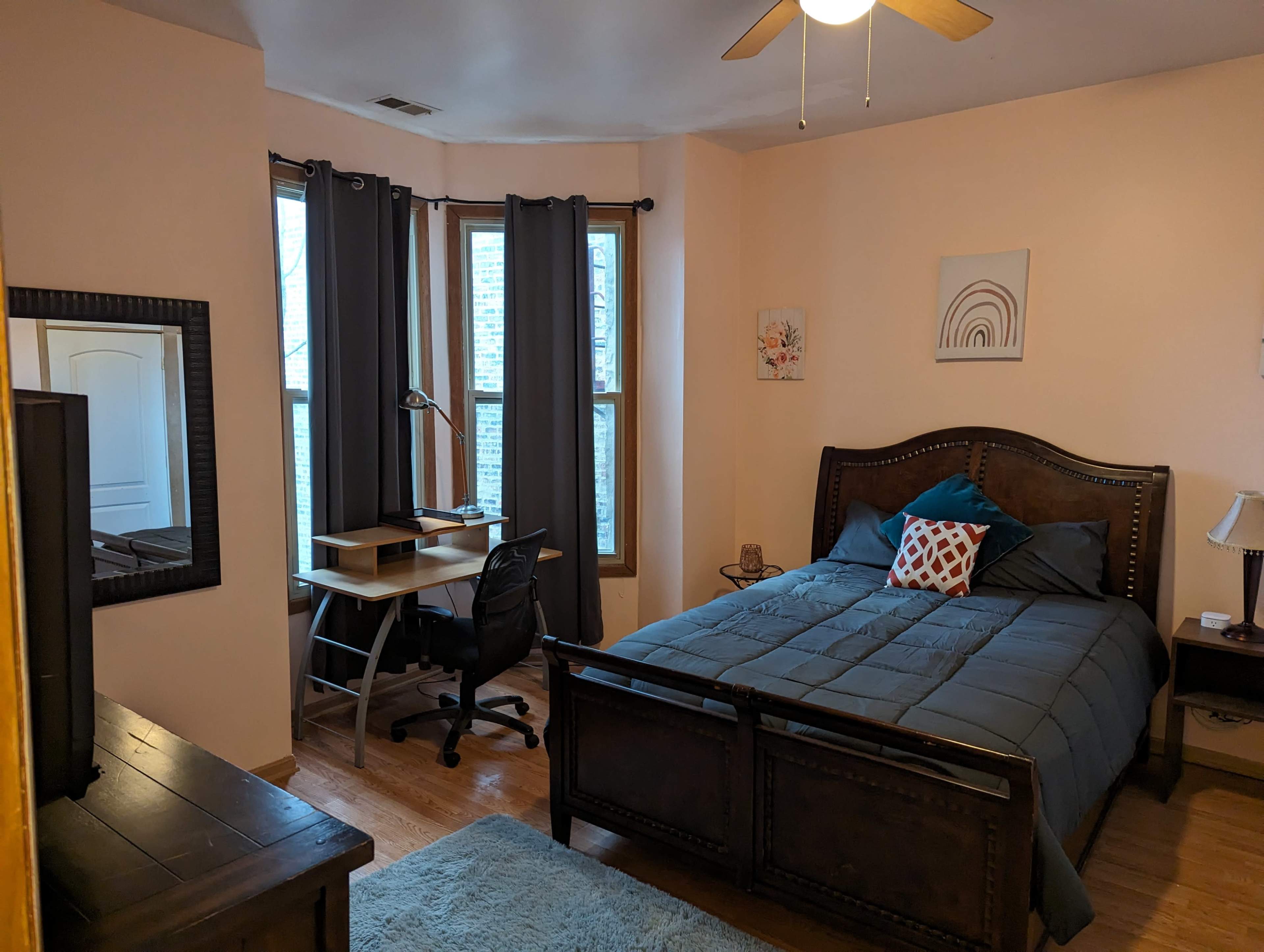 Spacious West Loop Apartment With Great Sight Lines Image in Near West Side, Chicago, IL