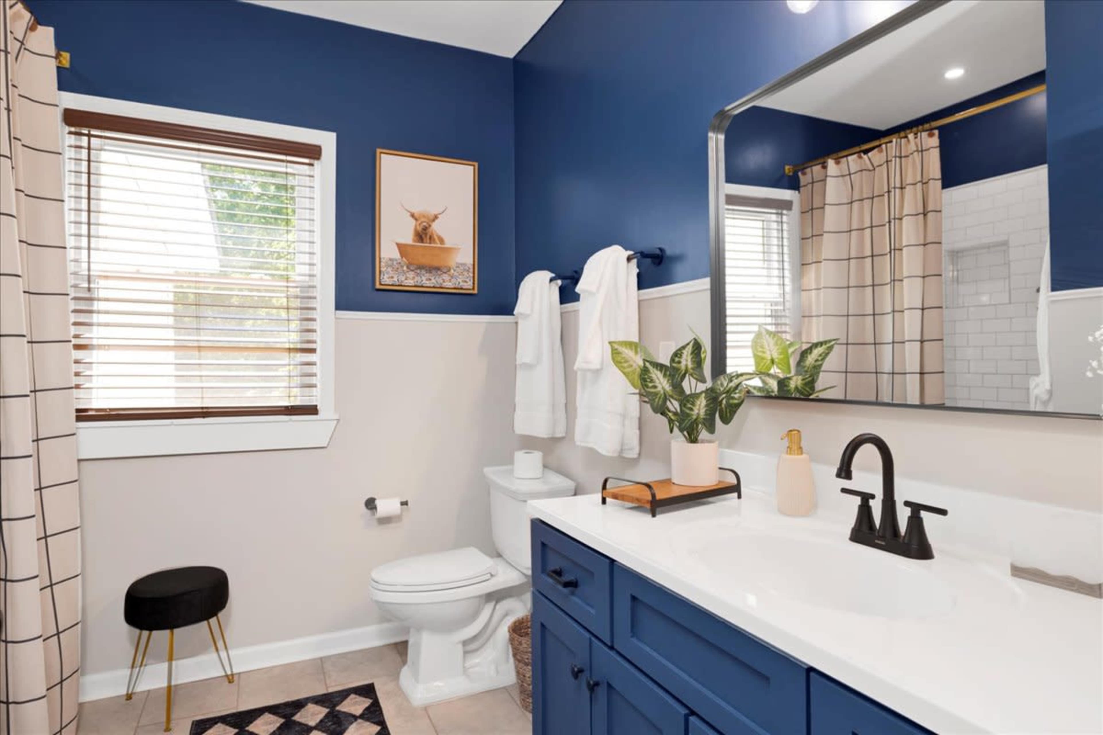 #LakeHouse Fun, Fishing, & Games w/ Creative Corner - Near Airport/BJCC/Downtown/Crossplex Image in North Eastlake, BRIMGINHAM, AL