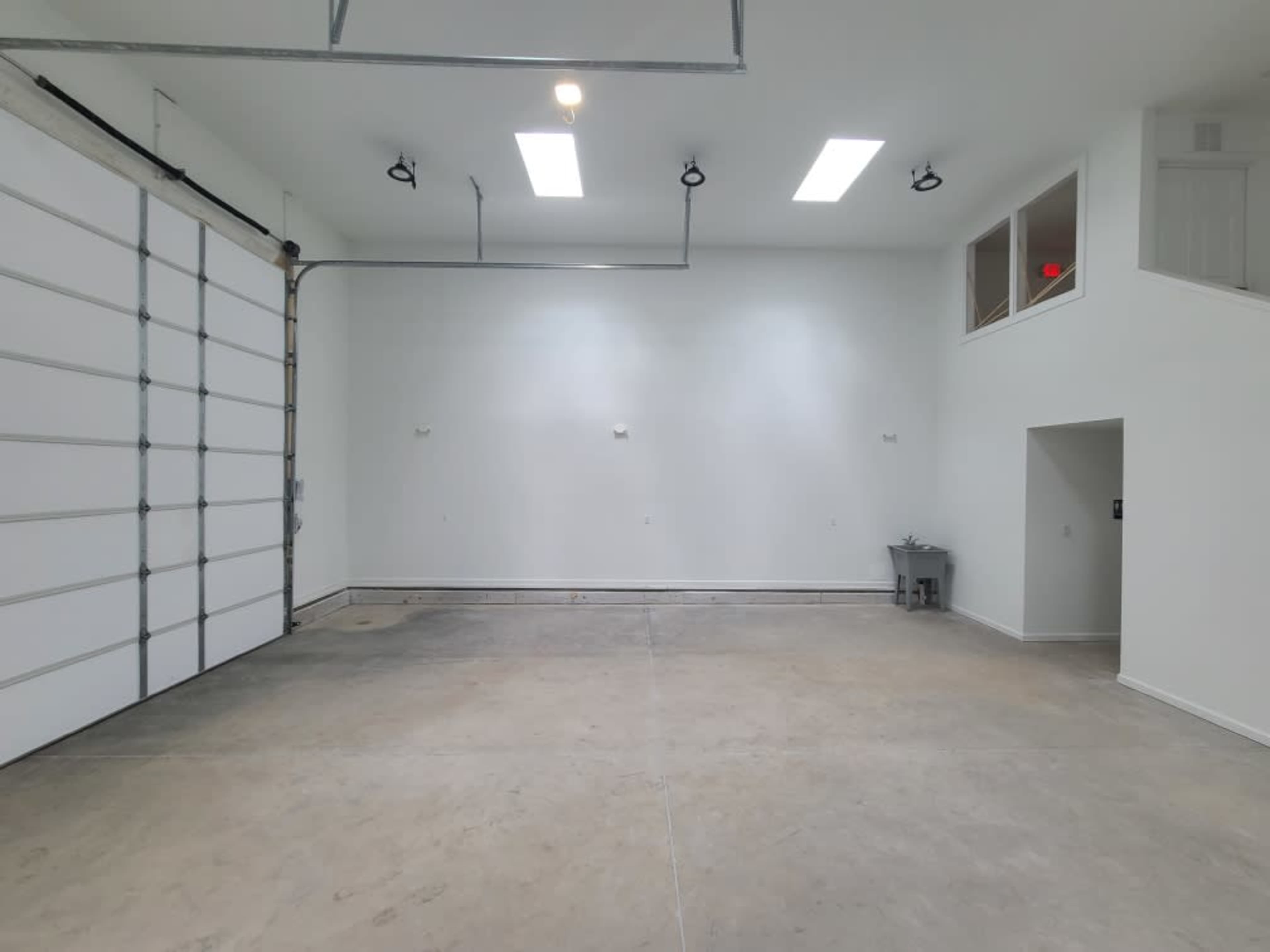 Spacious flexible photo/video production studio with controlled natural lighting. Image in Swansboro, Richmond, VA