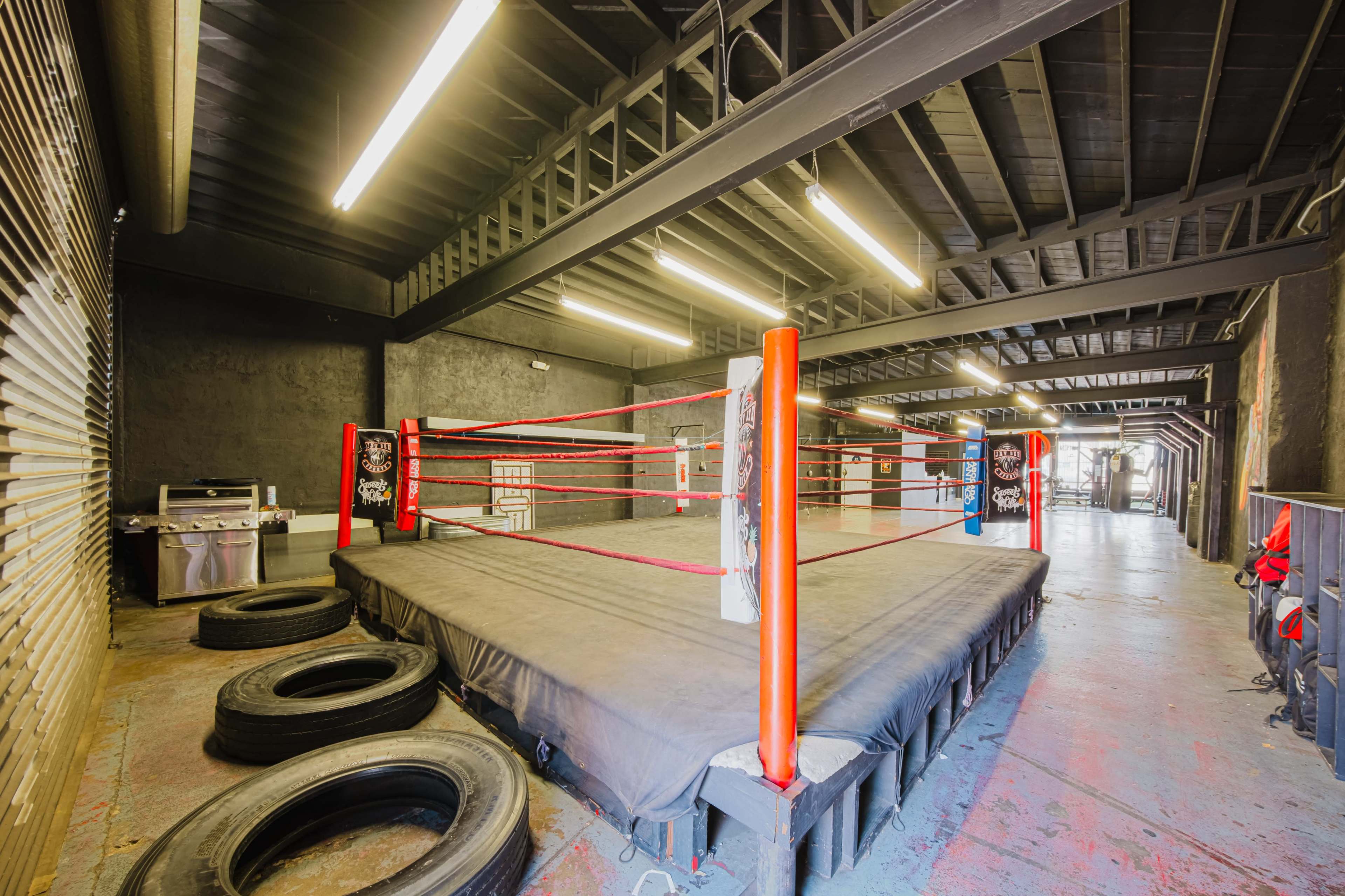 DYNAMIC BOXING GYM ACTION-PACKED SCENES Image in Lynwood, Lynwood, CA