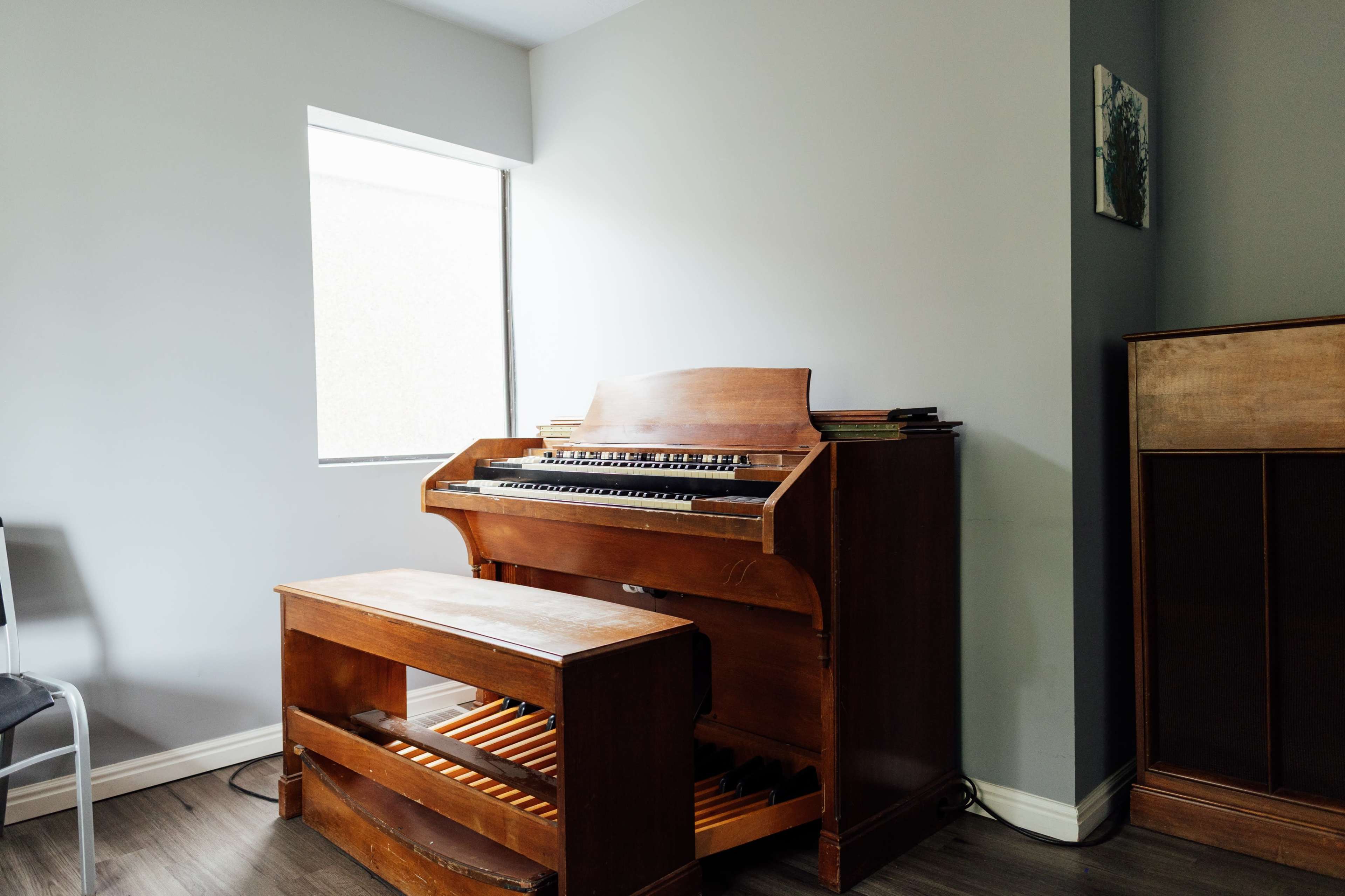 Central Music Space with Organ and Piano for Music, Teaching, Recording, and More Image in Murray, Murray, UT