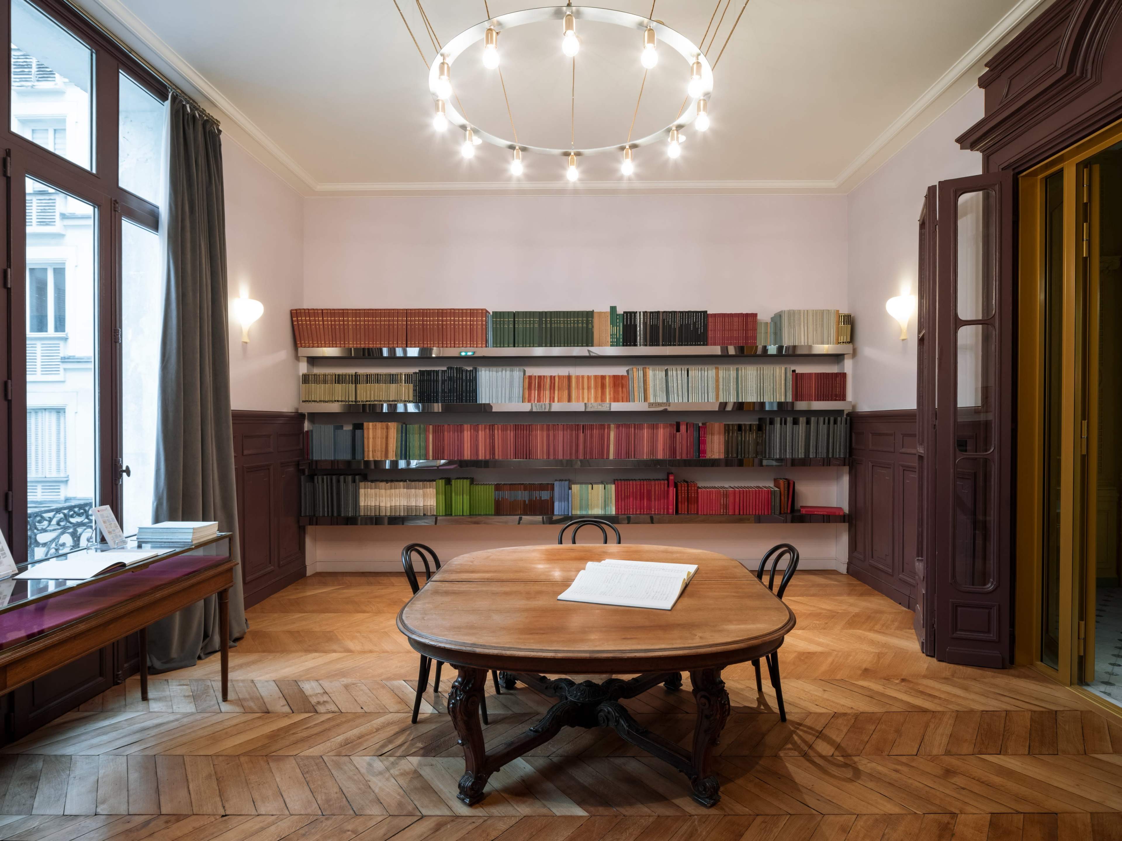 Hôtel particulier parisien idéal pour des soirées d'entreprises, shooting photos, défilés, conférences, concerts, tournages... Image in Europe, PARIS