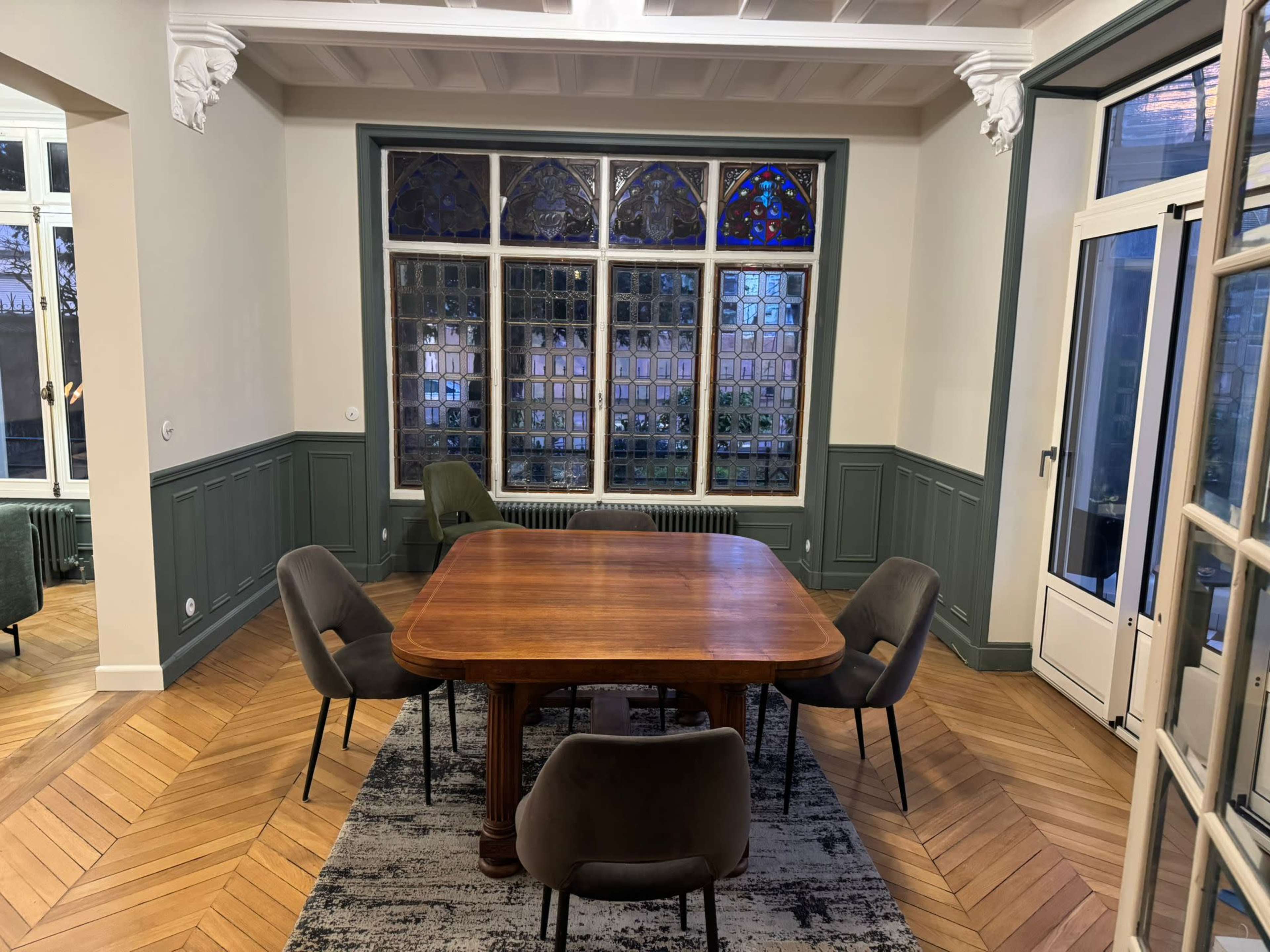 Maison bourgeoise lumineuse à Vincennes du début du 20e à 2 pas de la mairie - idéale tournages & photos Image in , Vincennes