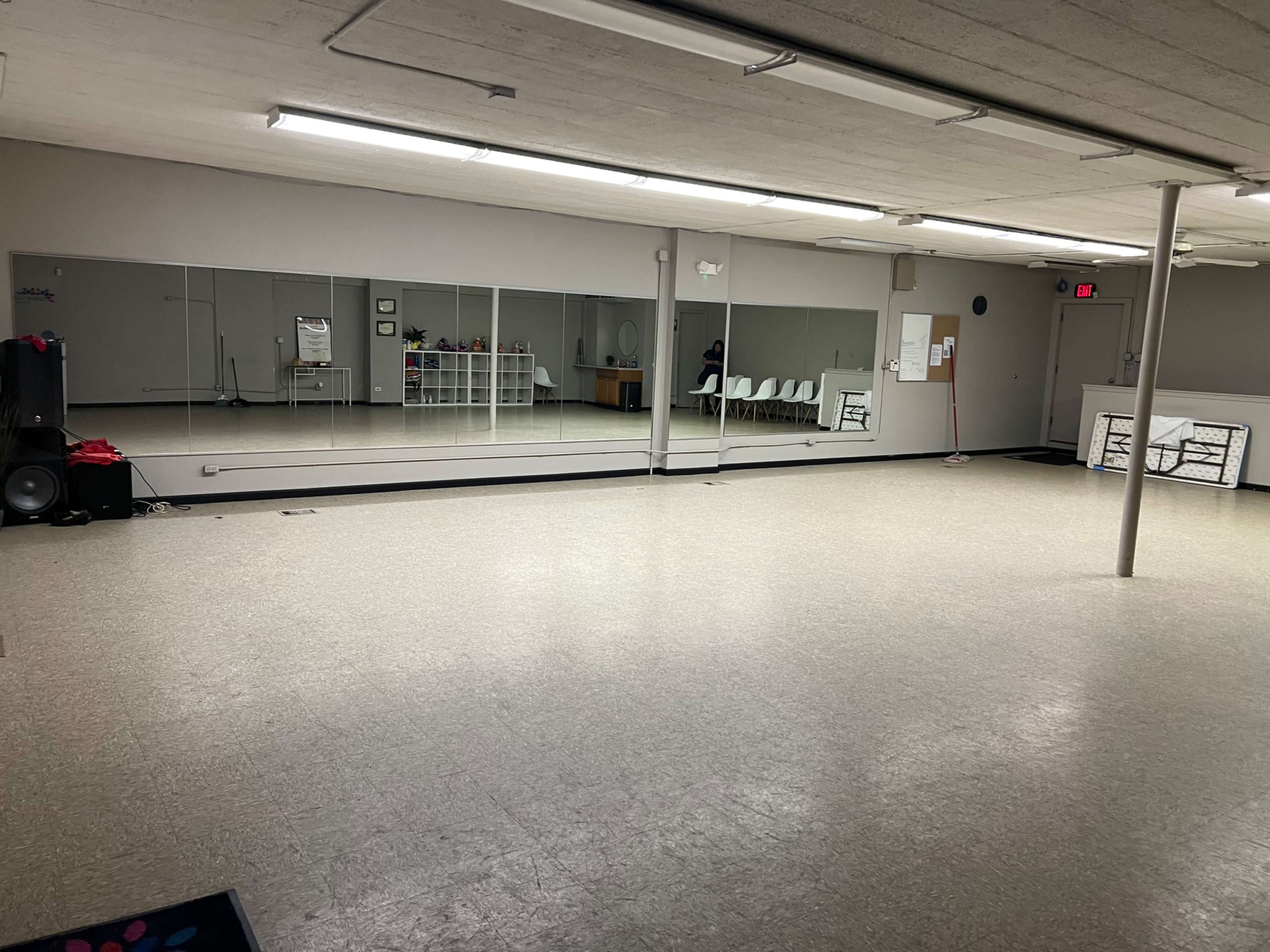 Dance and Rehearsal Space - Ohare Area Image in Leyden Township, Franklin Park, IL