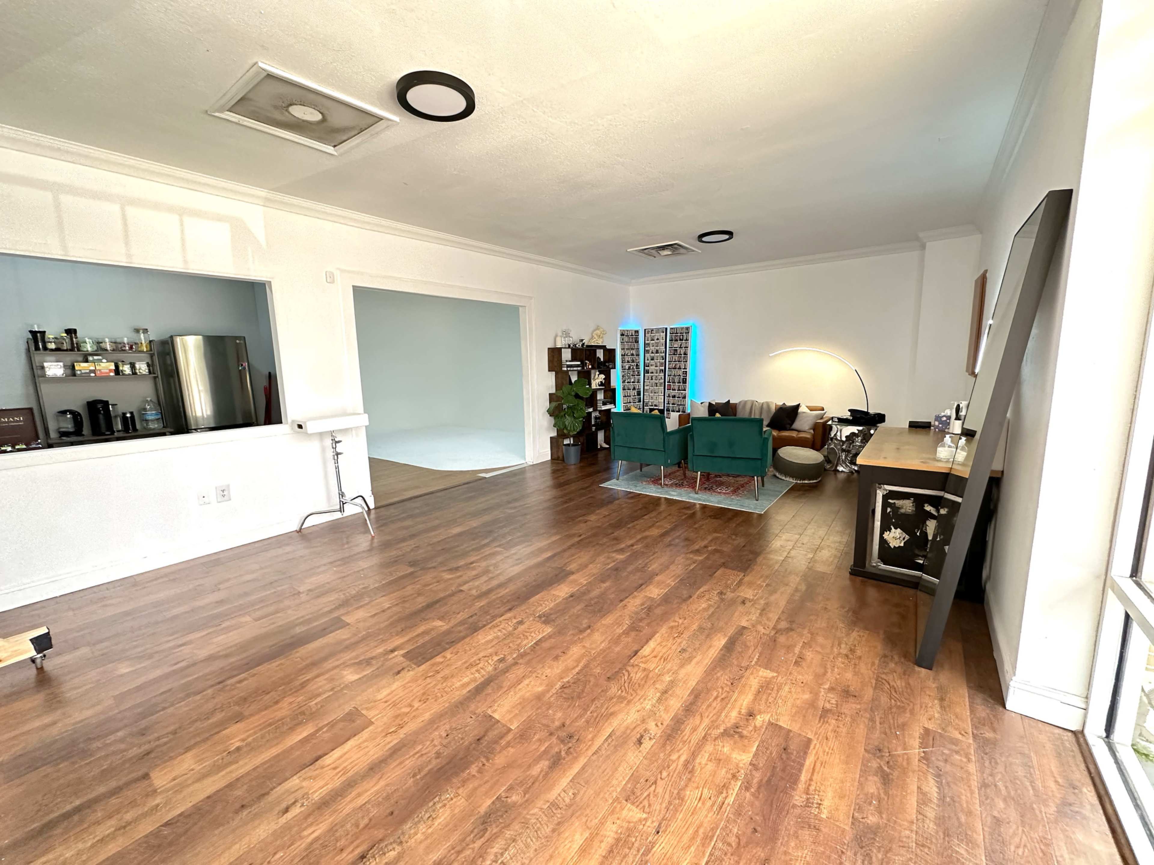 Zarrin Studios Image in 33rd Street Industrial, Orlando, FL