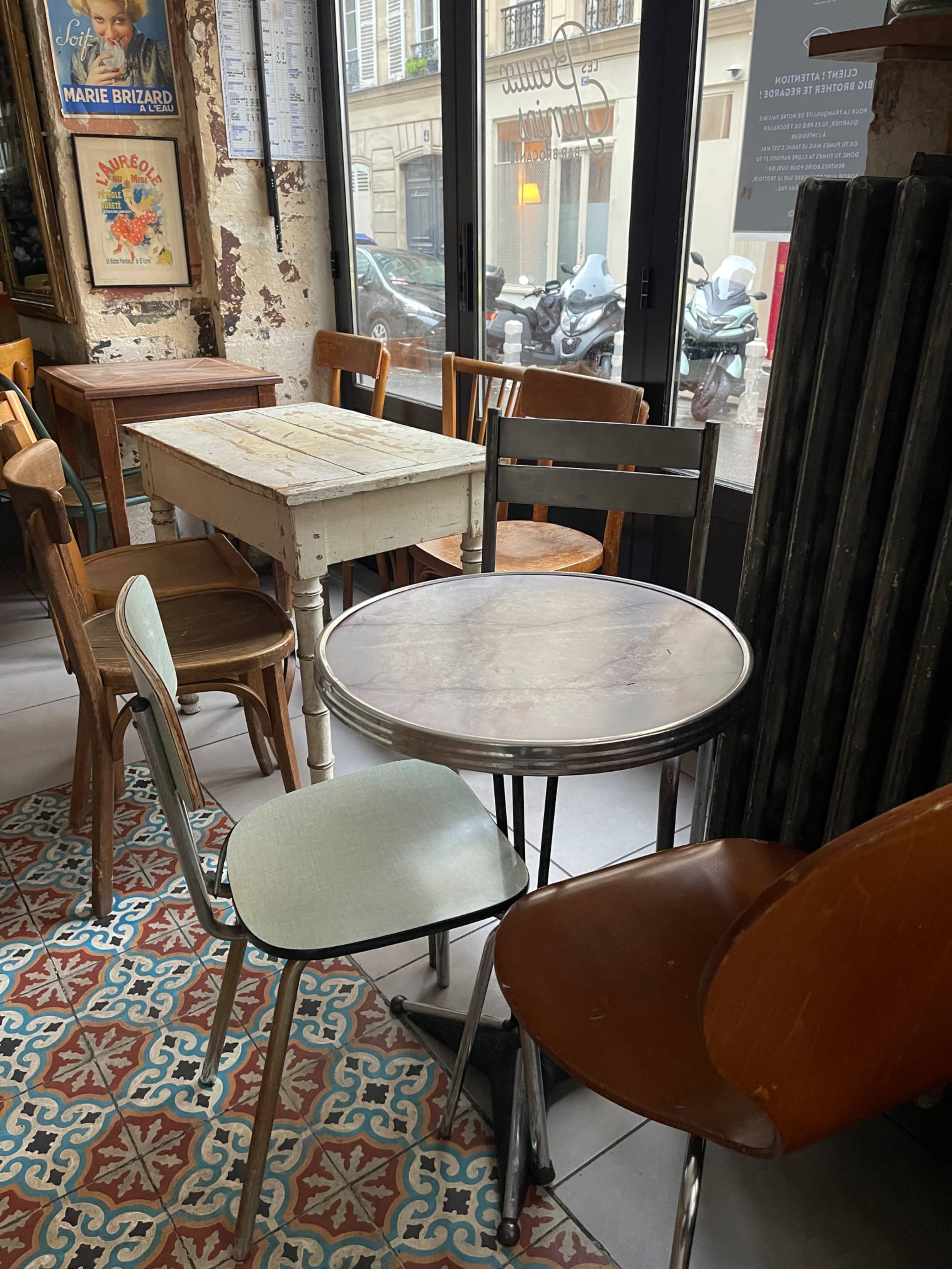 Bar brocante , déco vintage Image dans Batignolles, Paris, 