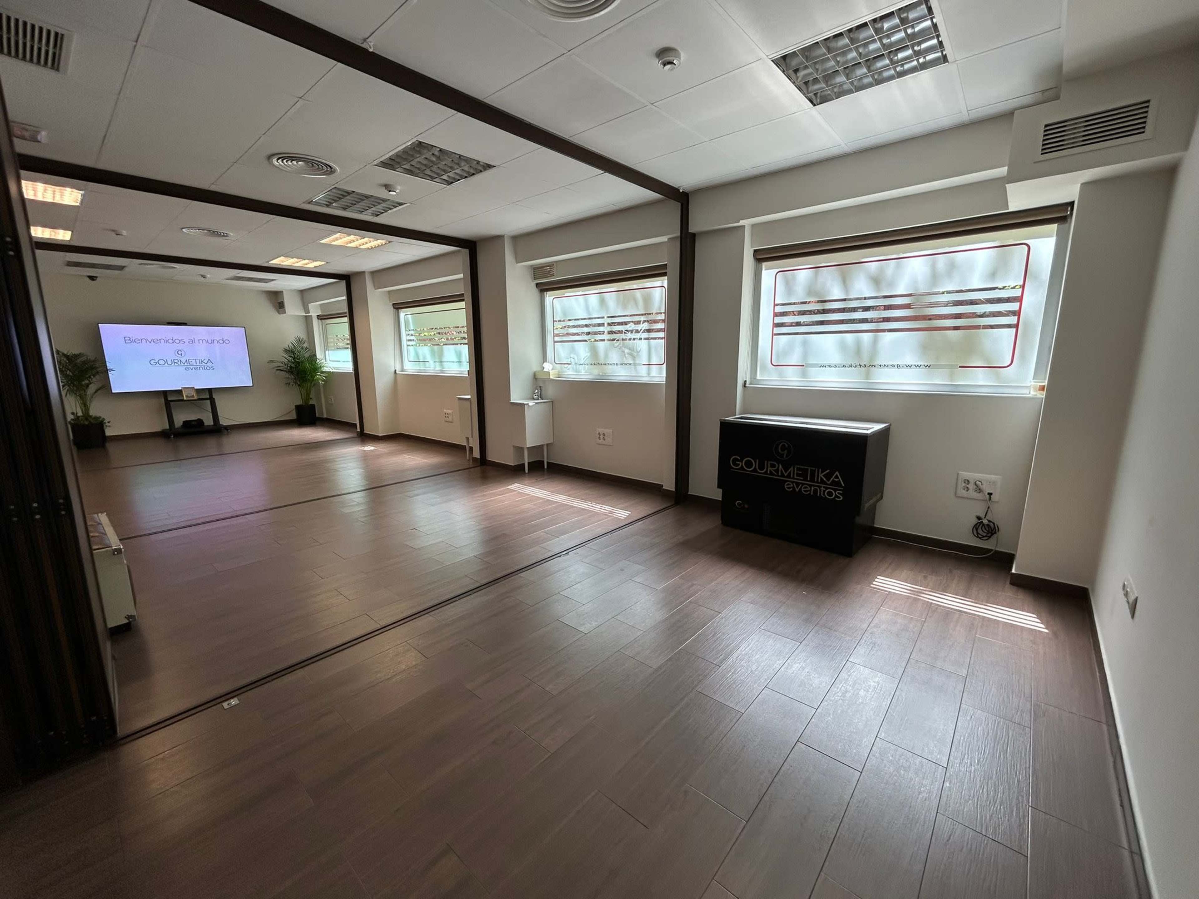 SALA DIAFANA Y PANELABLE DE 65M2 Image in Las Acacias, MADRID, M