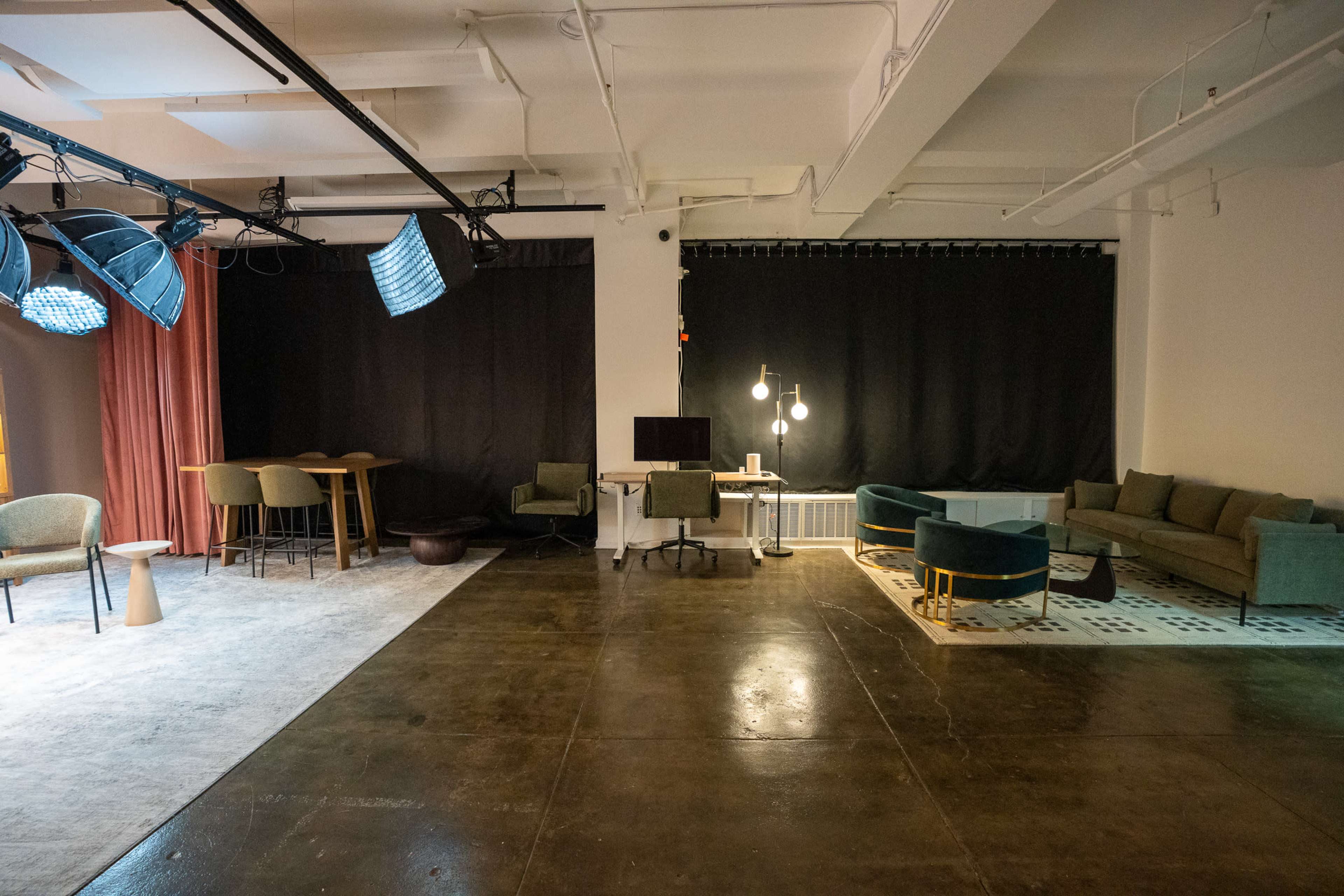 Interview Filming Studio Image in Midtown Manhattan, New York, NY