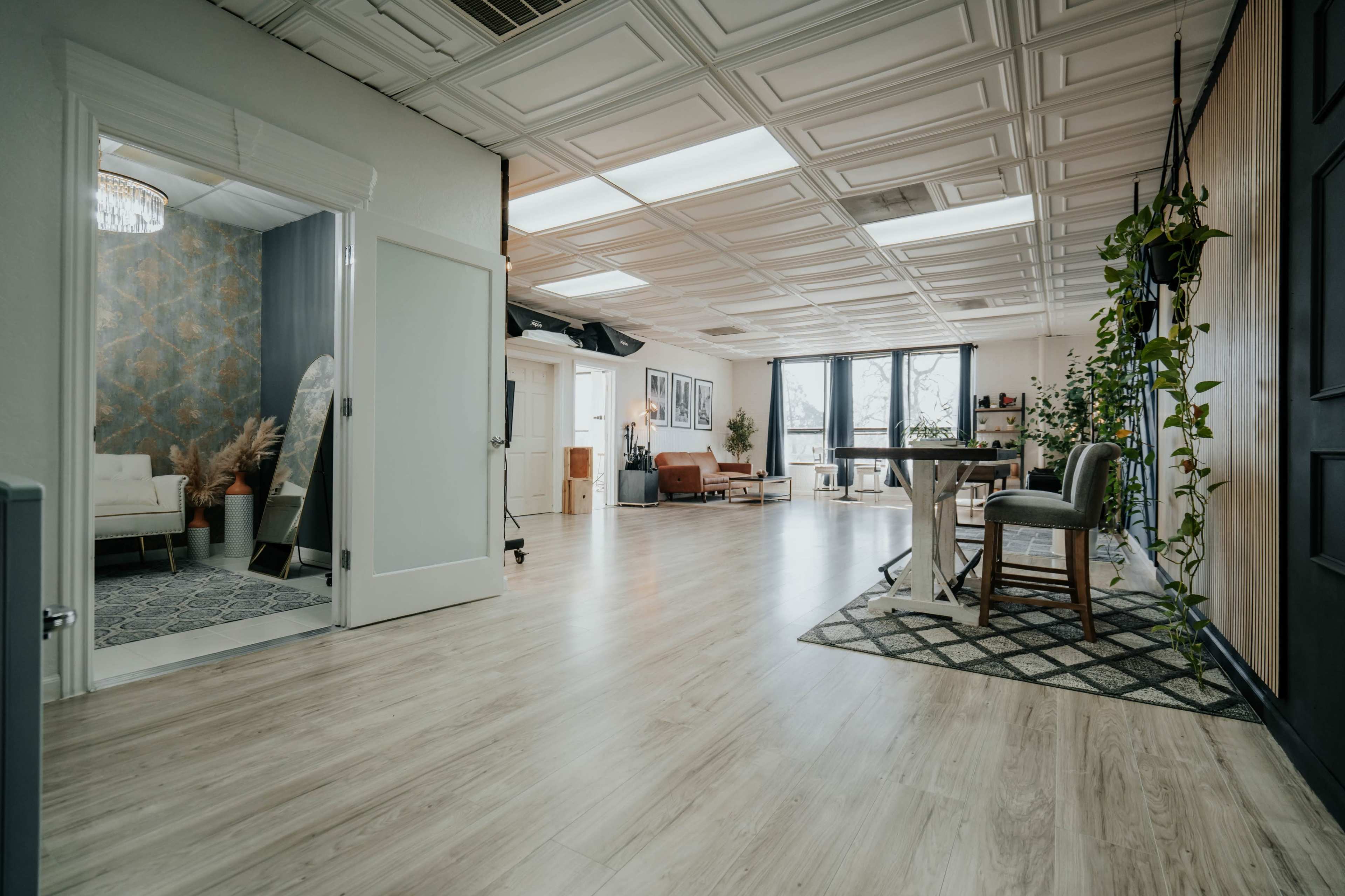 Downtown upper loft with many backdrops Image in Vacaville, Vacaville, CA