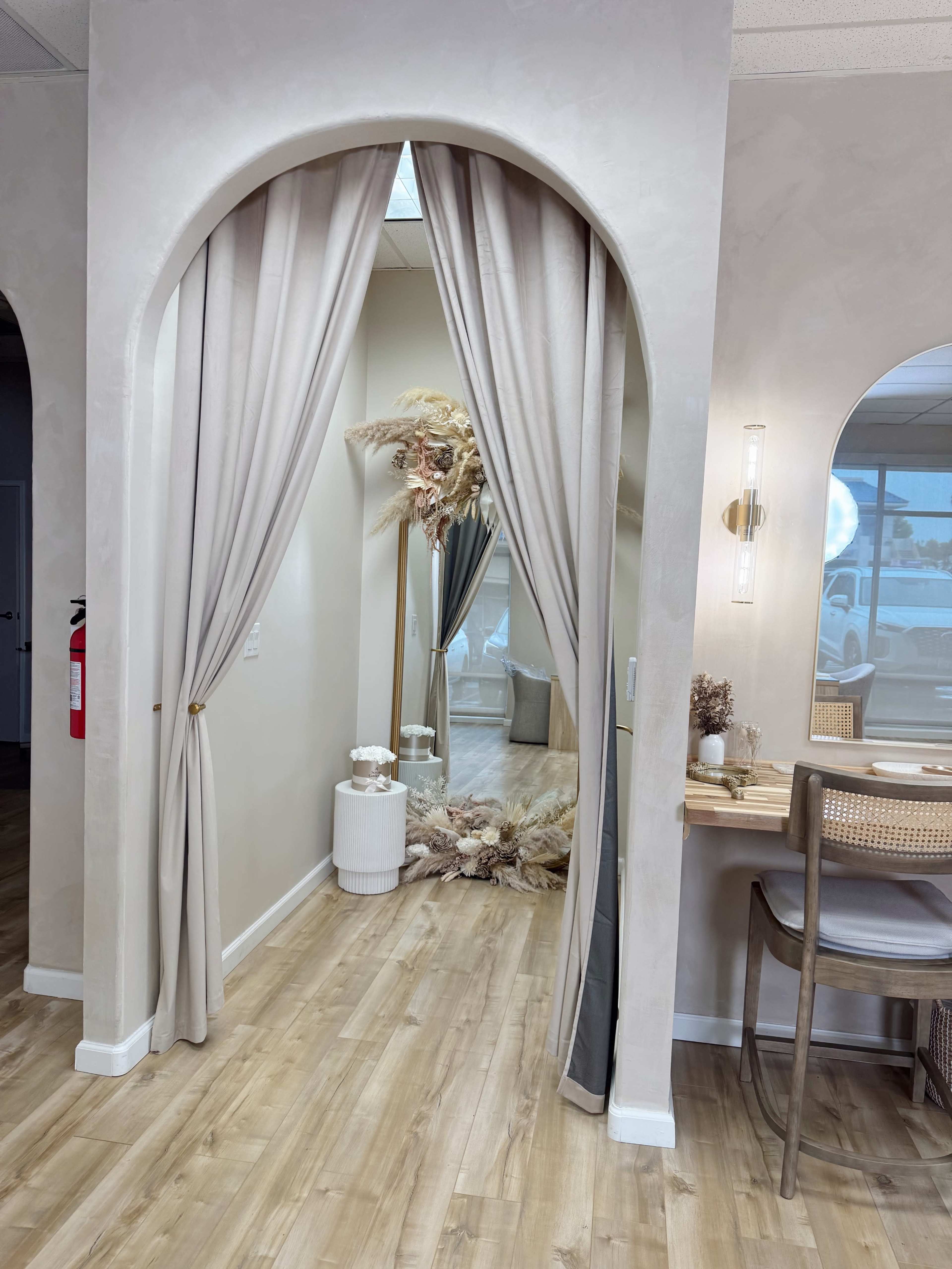 Neutral Aesthetic Luxury Beauty Studio • Full Vanity Mirrors • Private Suites Image in Reseda, Van Nuys, CA