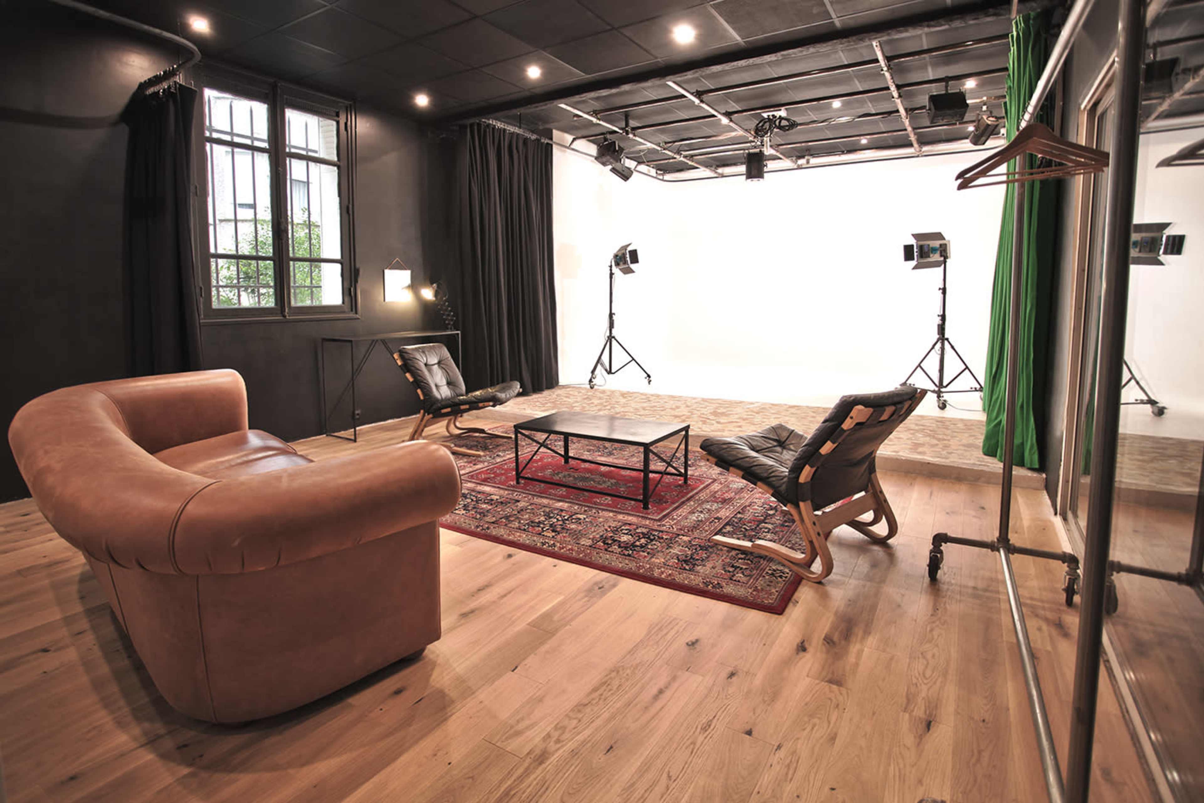 Plateau de tournage / studio photo professionnel - Paris 20 Image dans Ménilmontant, Paris, 