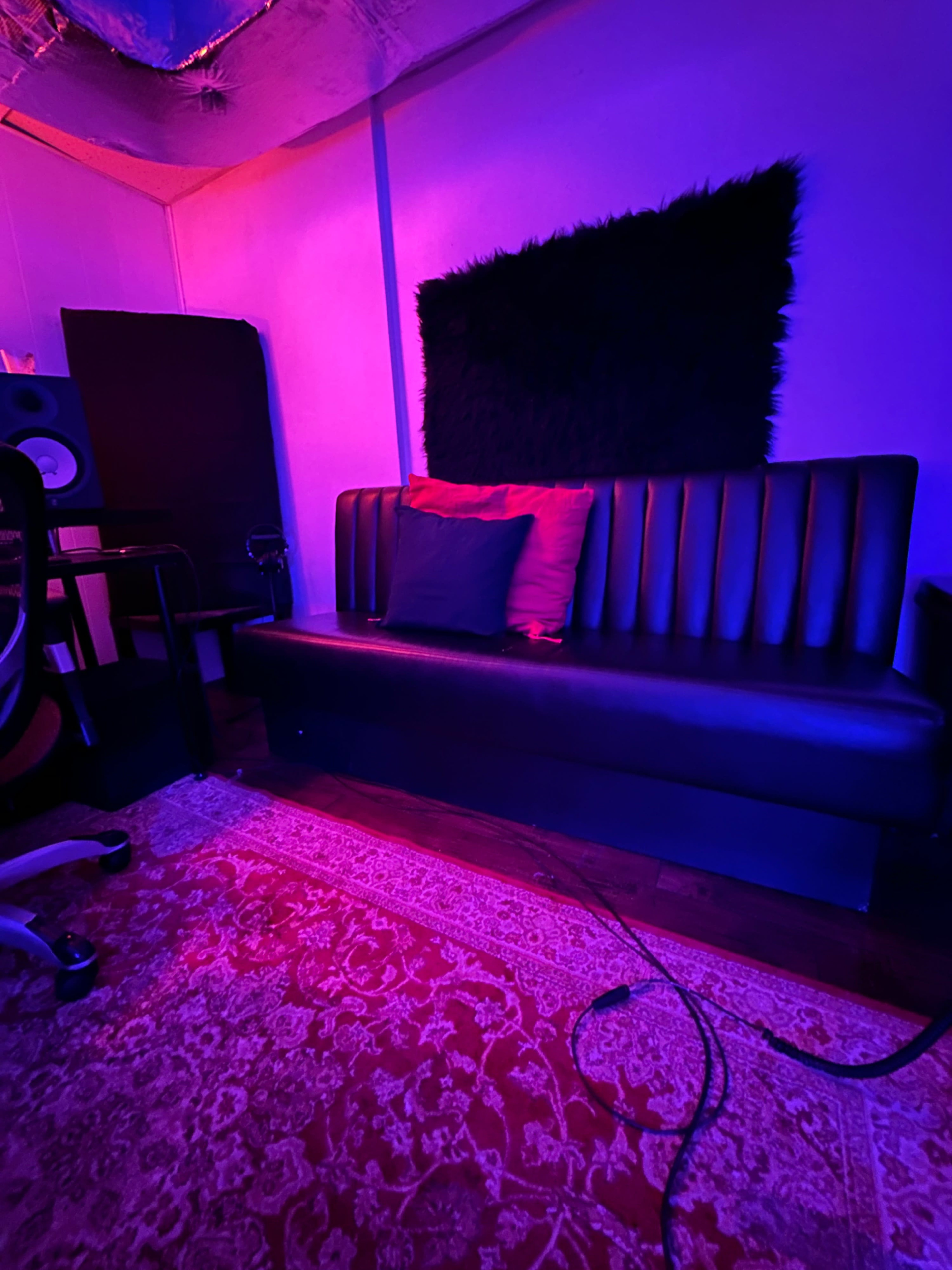 Fully equipped Music Recording Studio Image in Mississauga, mississauga, ON