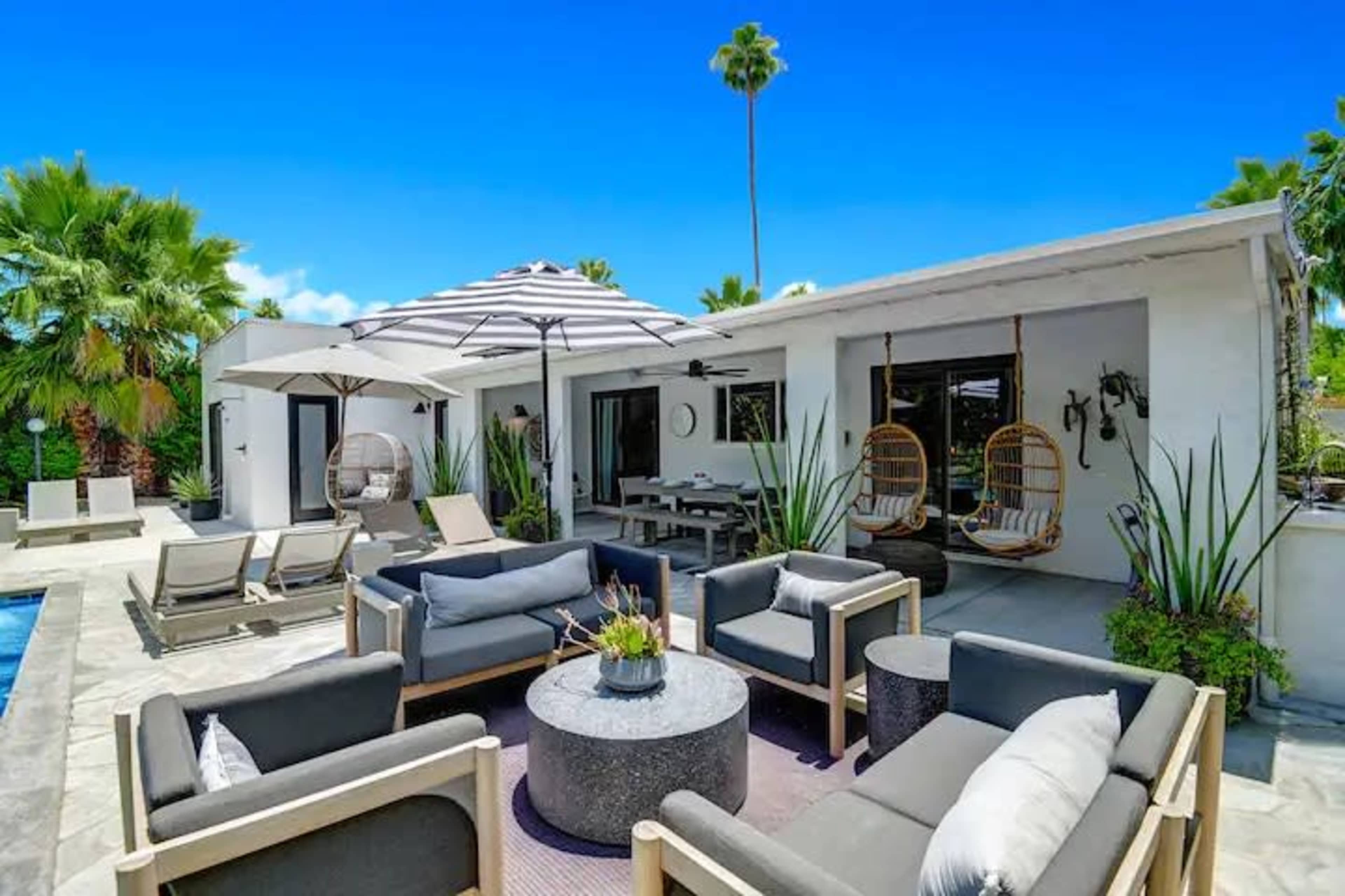 Centrally-located bungalow + Pool + Gym Image in Tahquitz River Estates, Palm Springs, CA