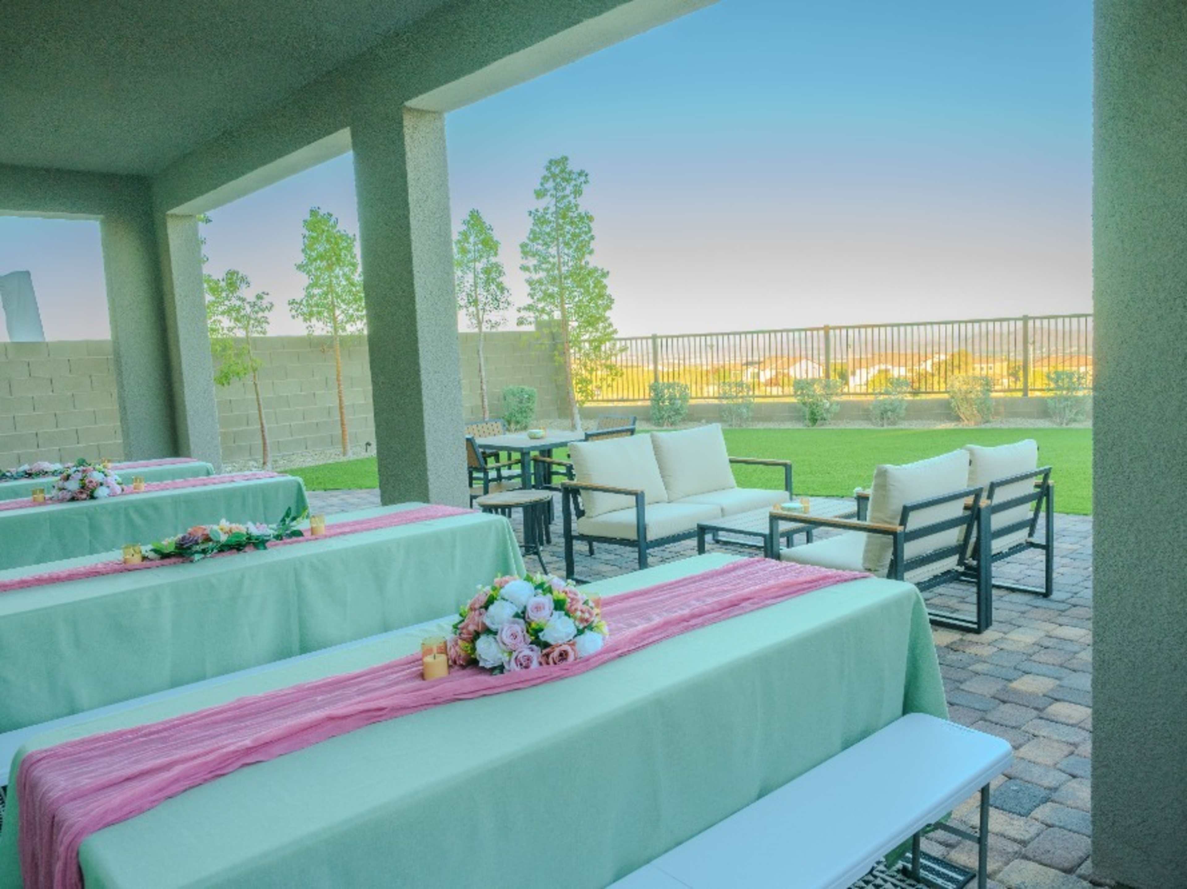 Event Tables & Linens