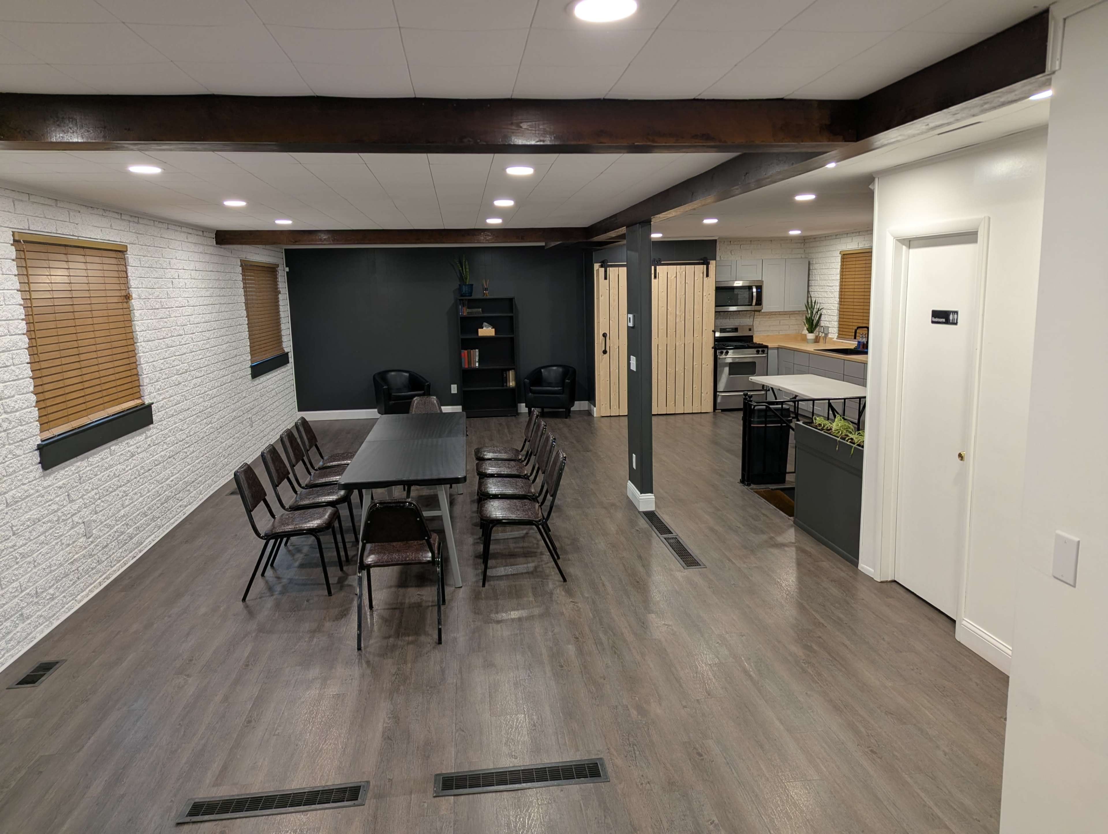 Clean, Flexible Meeting Space Near the Lodge Freeway Image in Chalfonte, Detroit, MI