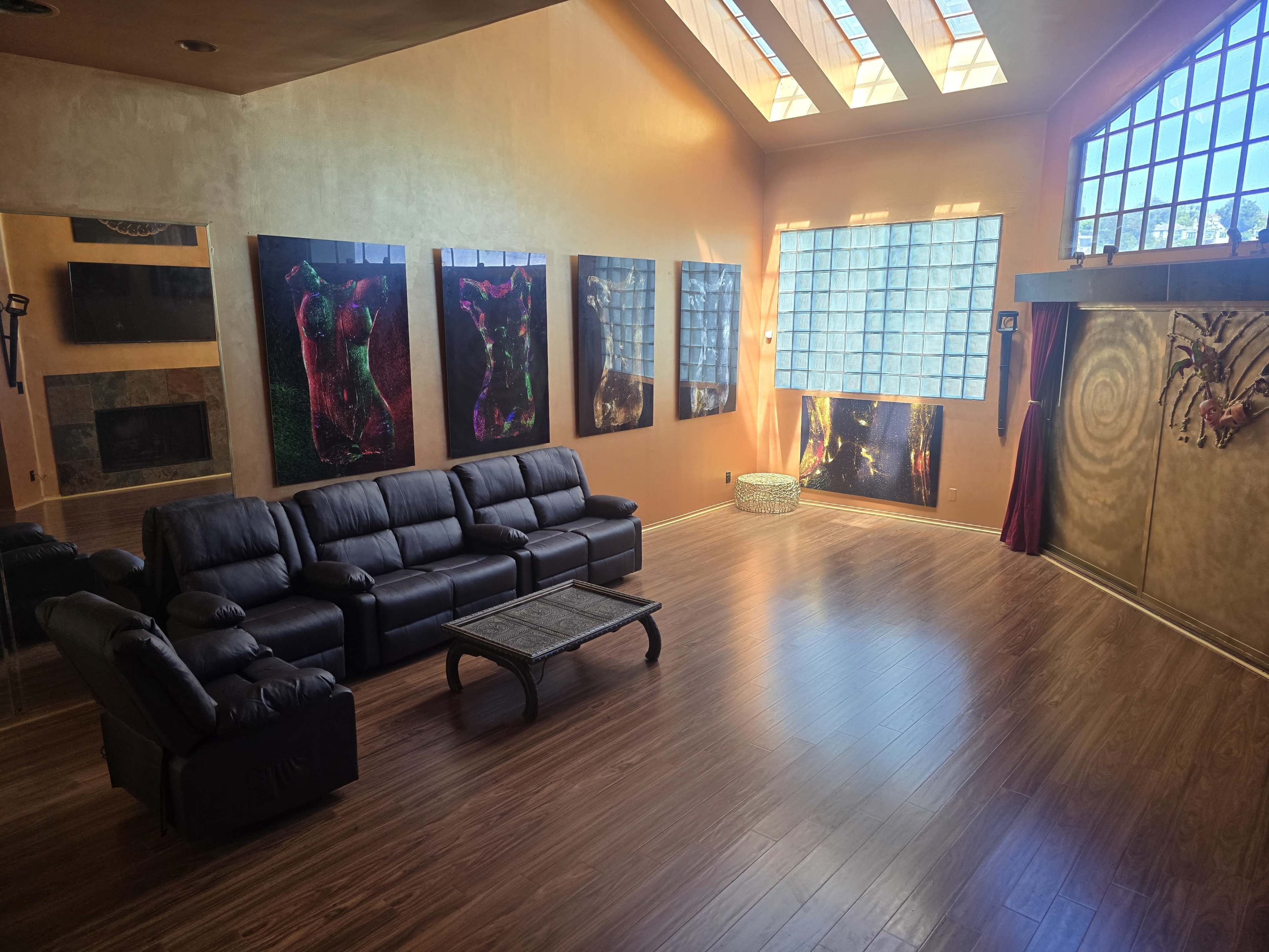 THE ART HOUSE Image in Central LA, LOS ANGELES, CA