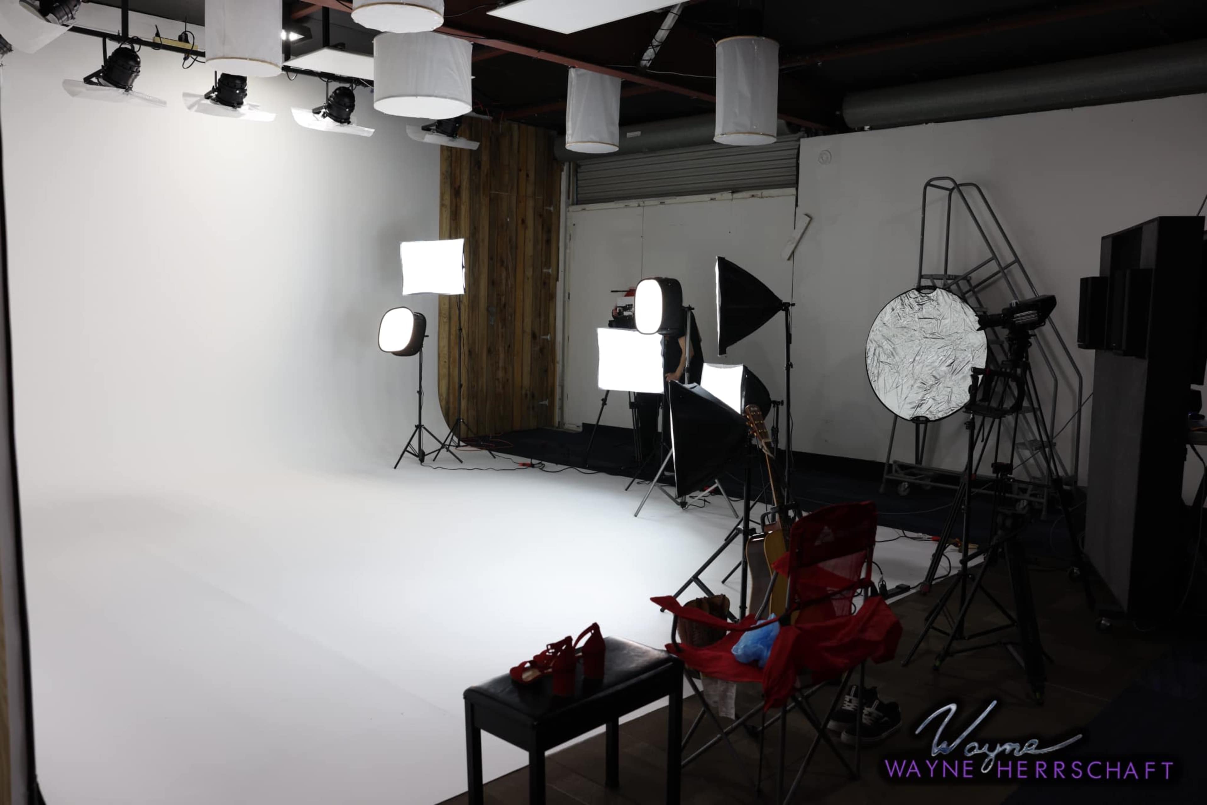 Spacious, Industrial Photography/Videography/Recording Studio with large Cyclorama and Stage Image in Gulf Coast Acres, Hudson, FL