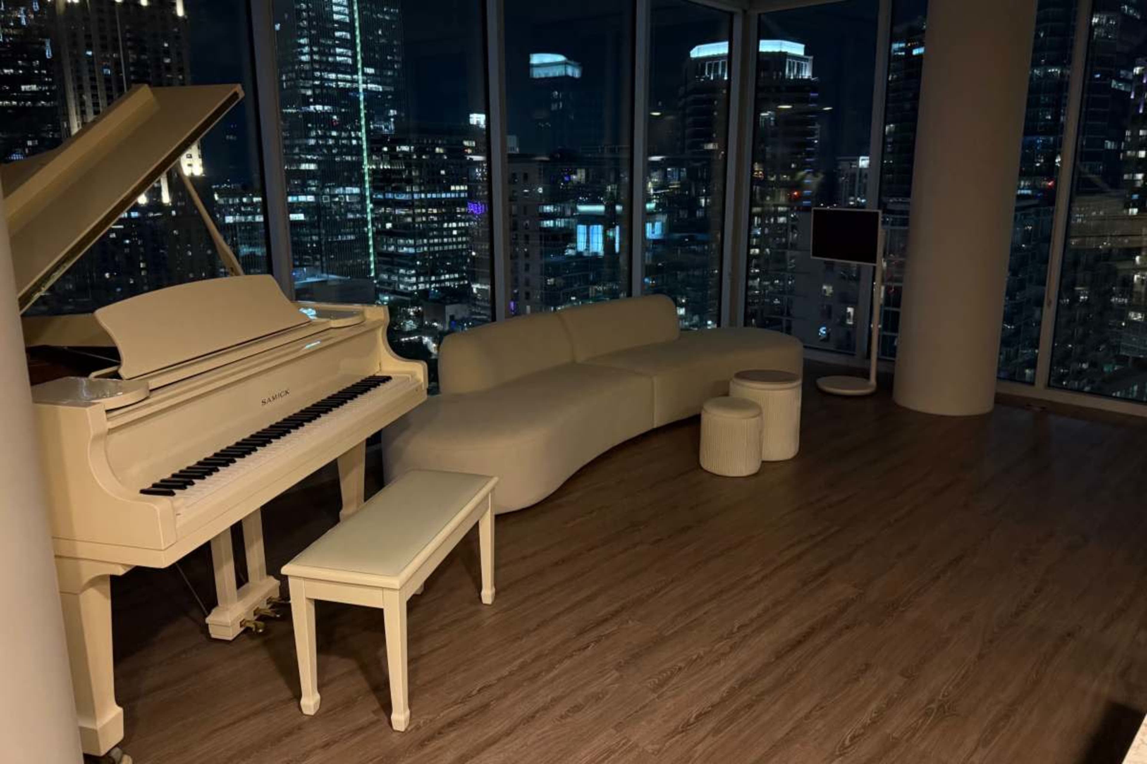 Modern Atlanta Penthouse with Unmatched Skyline Views Image in Midtown, Atlanta, GA