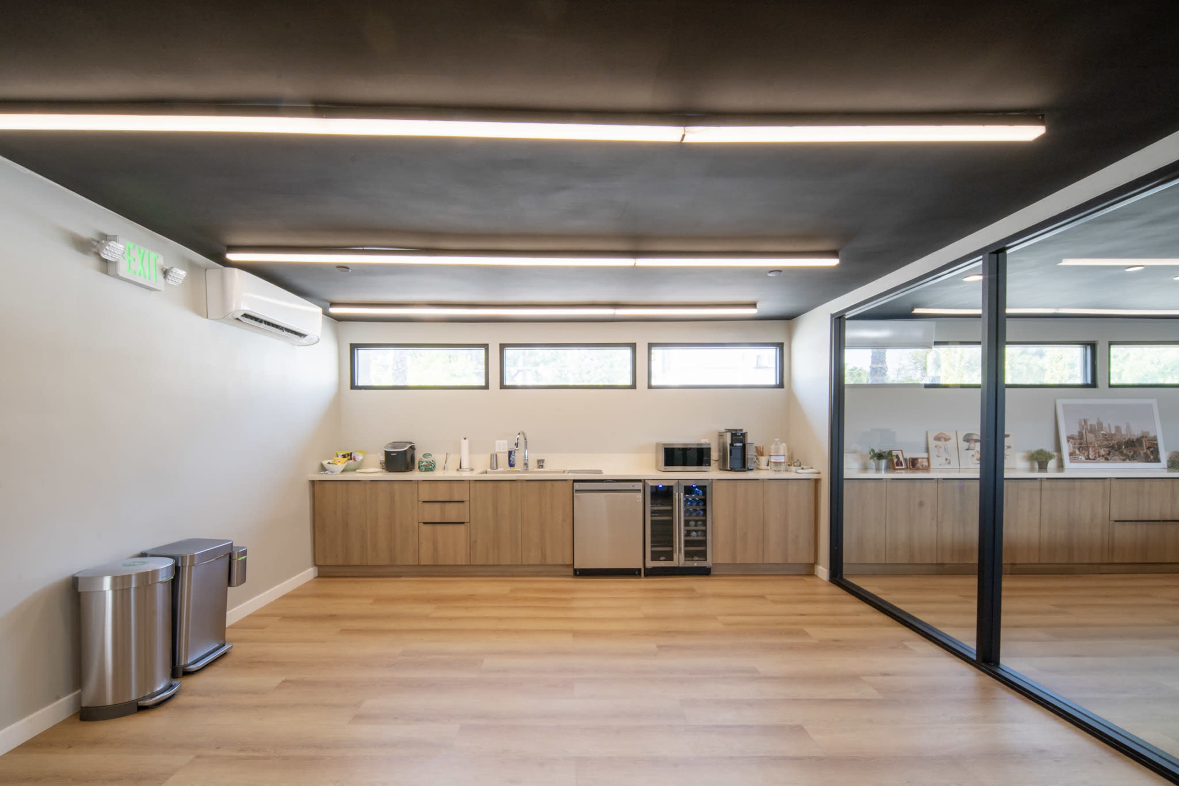 Modern Conference Room Image in Historic Highlands, Pasadena, CA