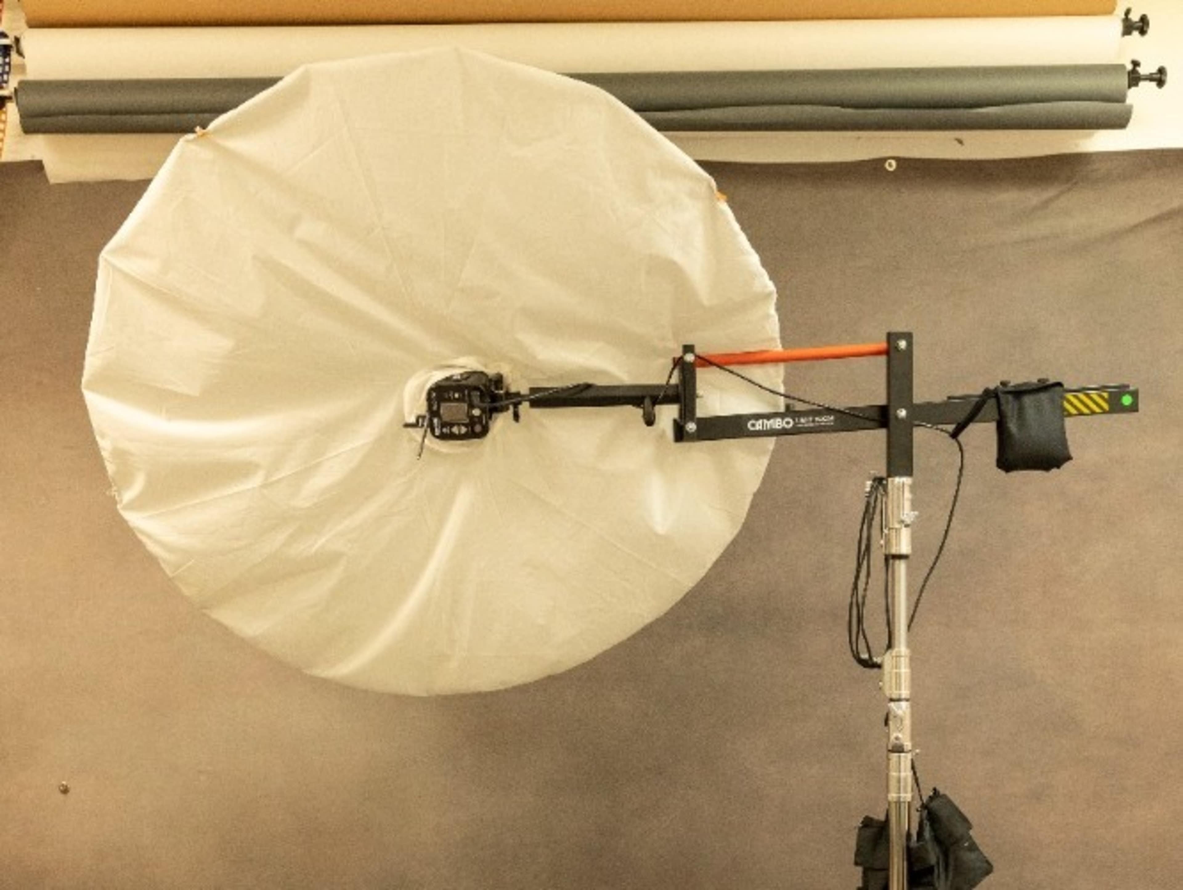 Strobe with umbrella/ diffuser on a cambo boom arm