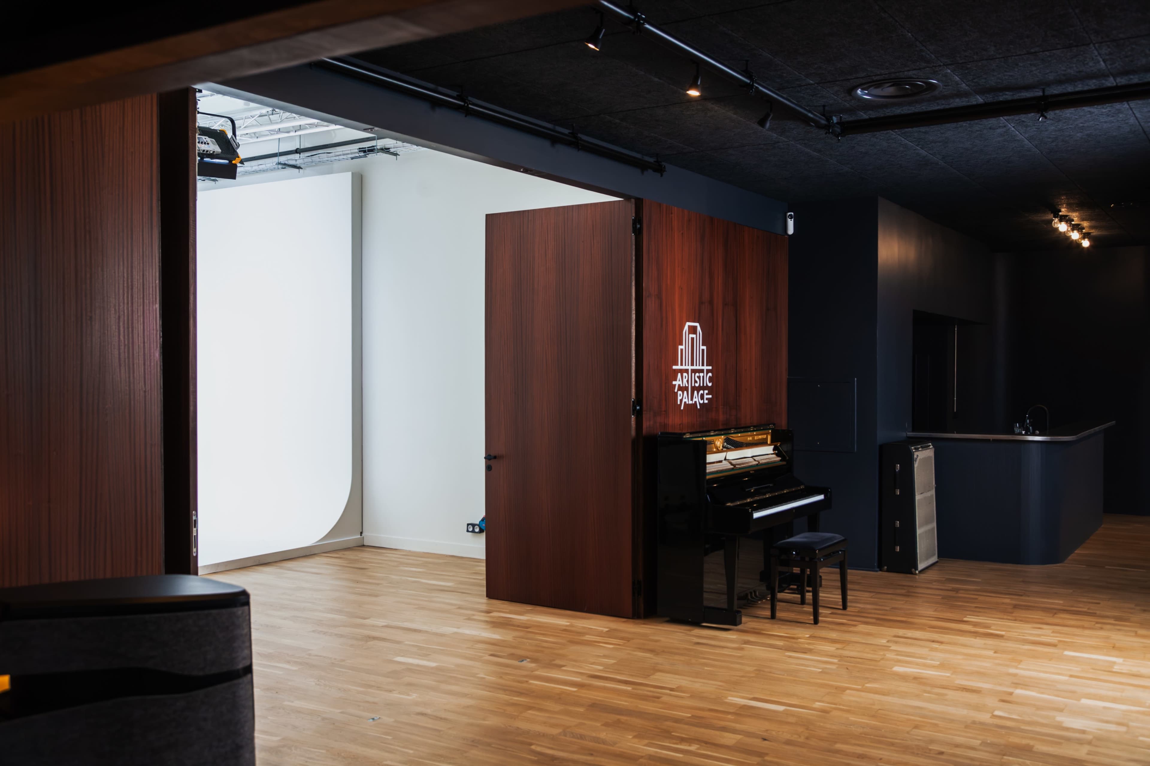 Studio de 150m2 près de Montmartre avec espace event et tournage Image dans , Paris, 