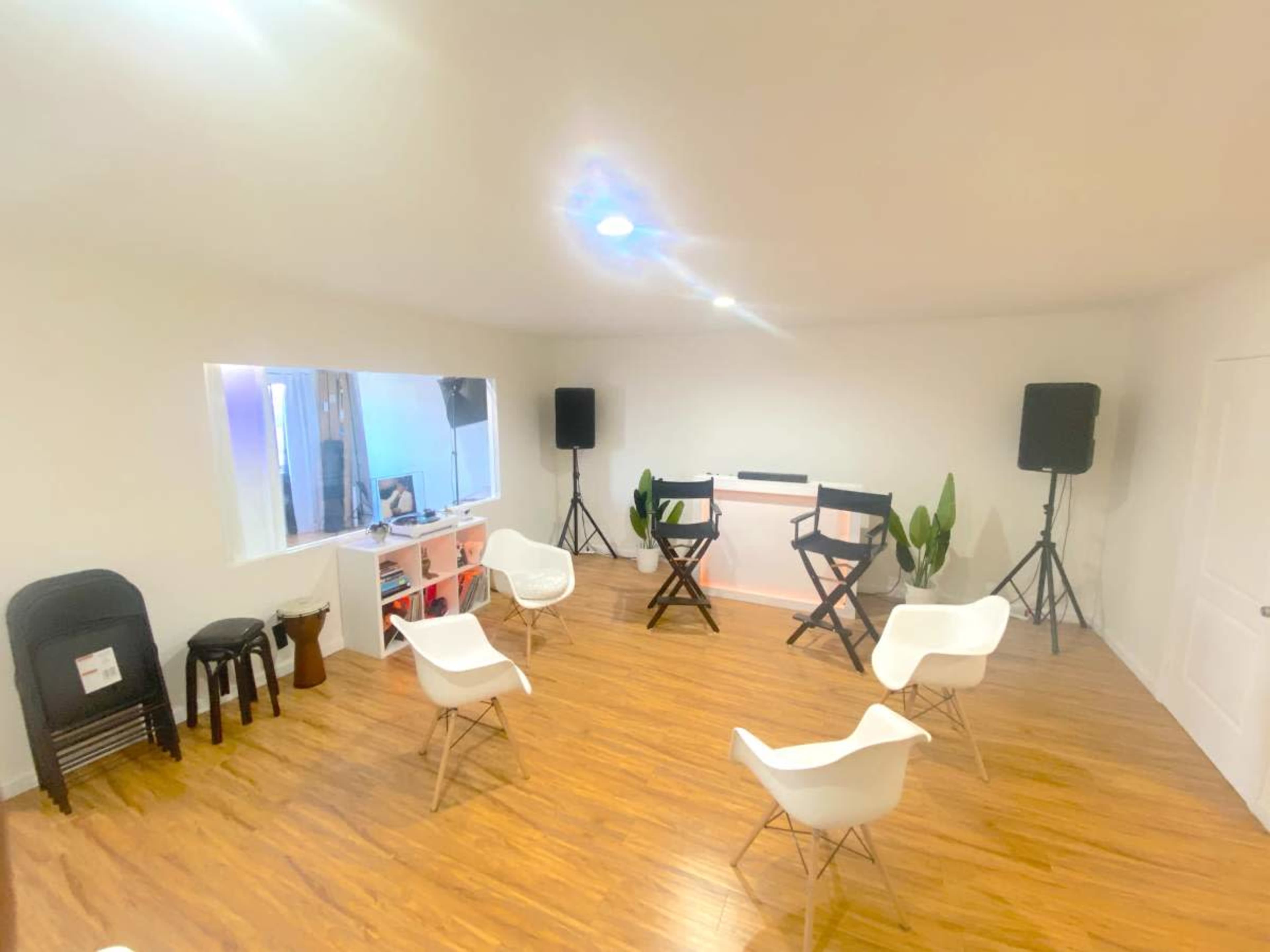 Creative Flexible Workspace Image in Central LA, Los Angeles, CA