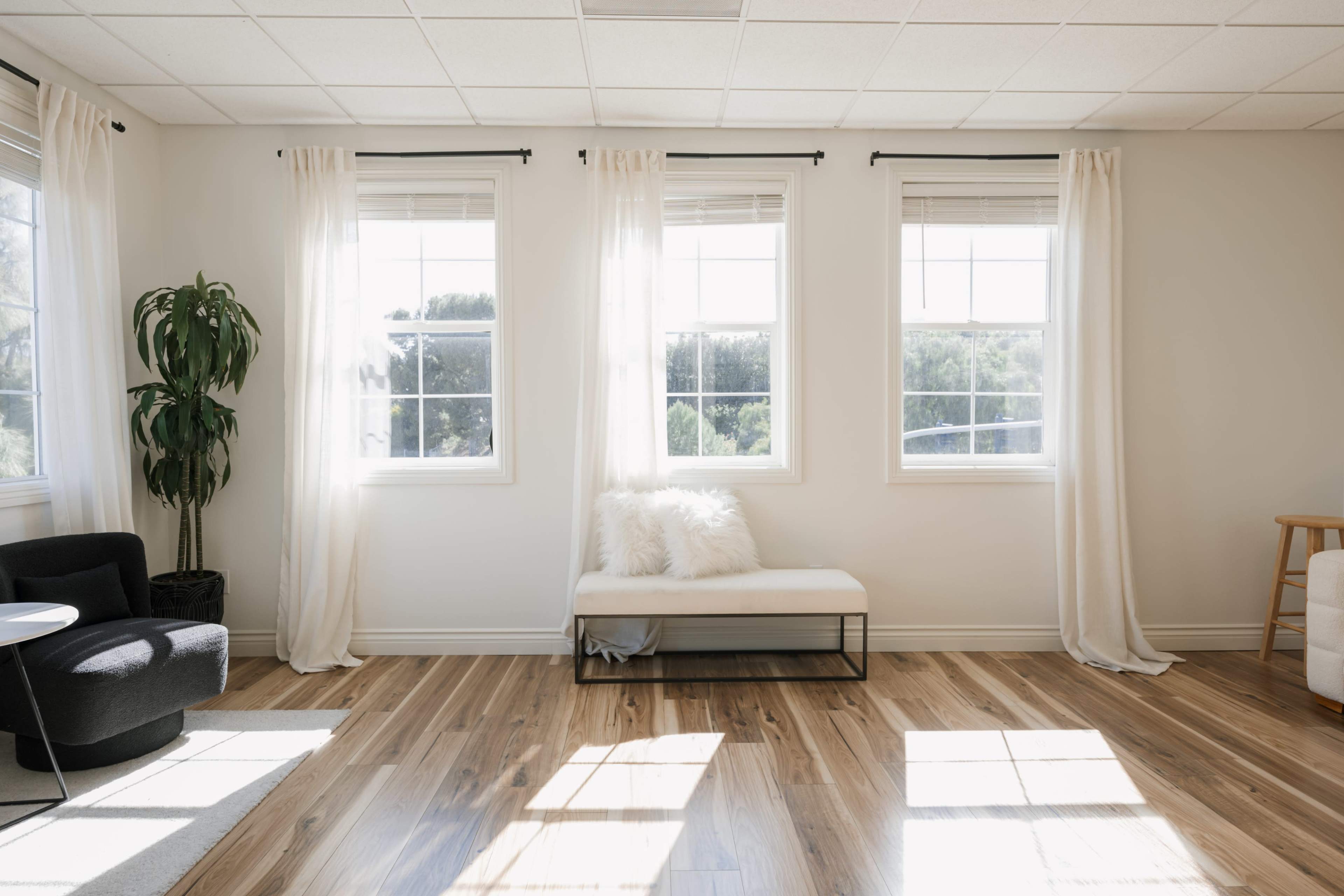 Natural light Modern Beach Studio Image in Dana Point, Dana Point, CA
