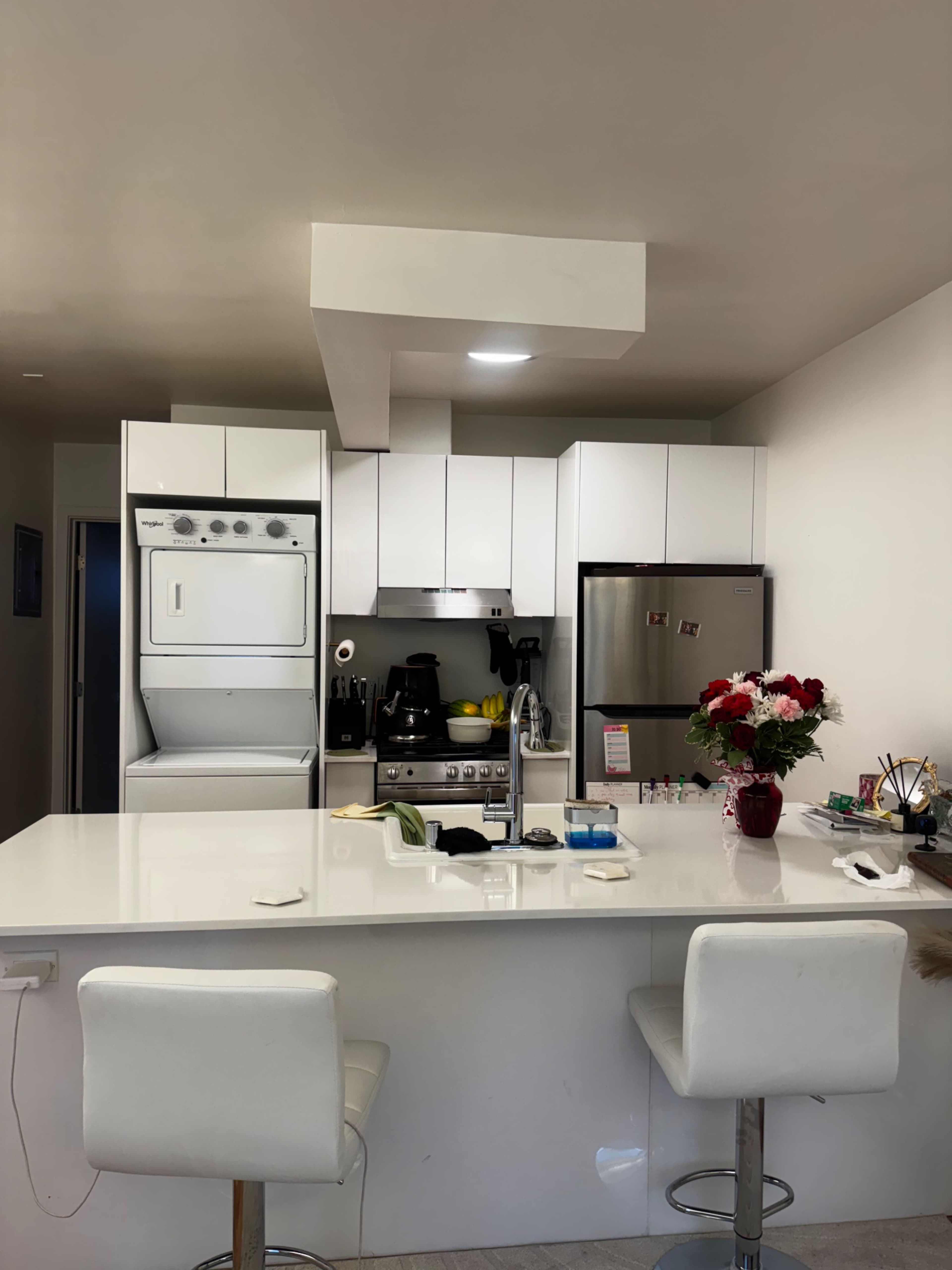 Modern Apartment with direct sunlight Image in Koreatown, Los Angeles, CA