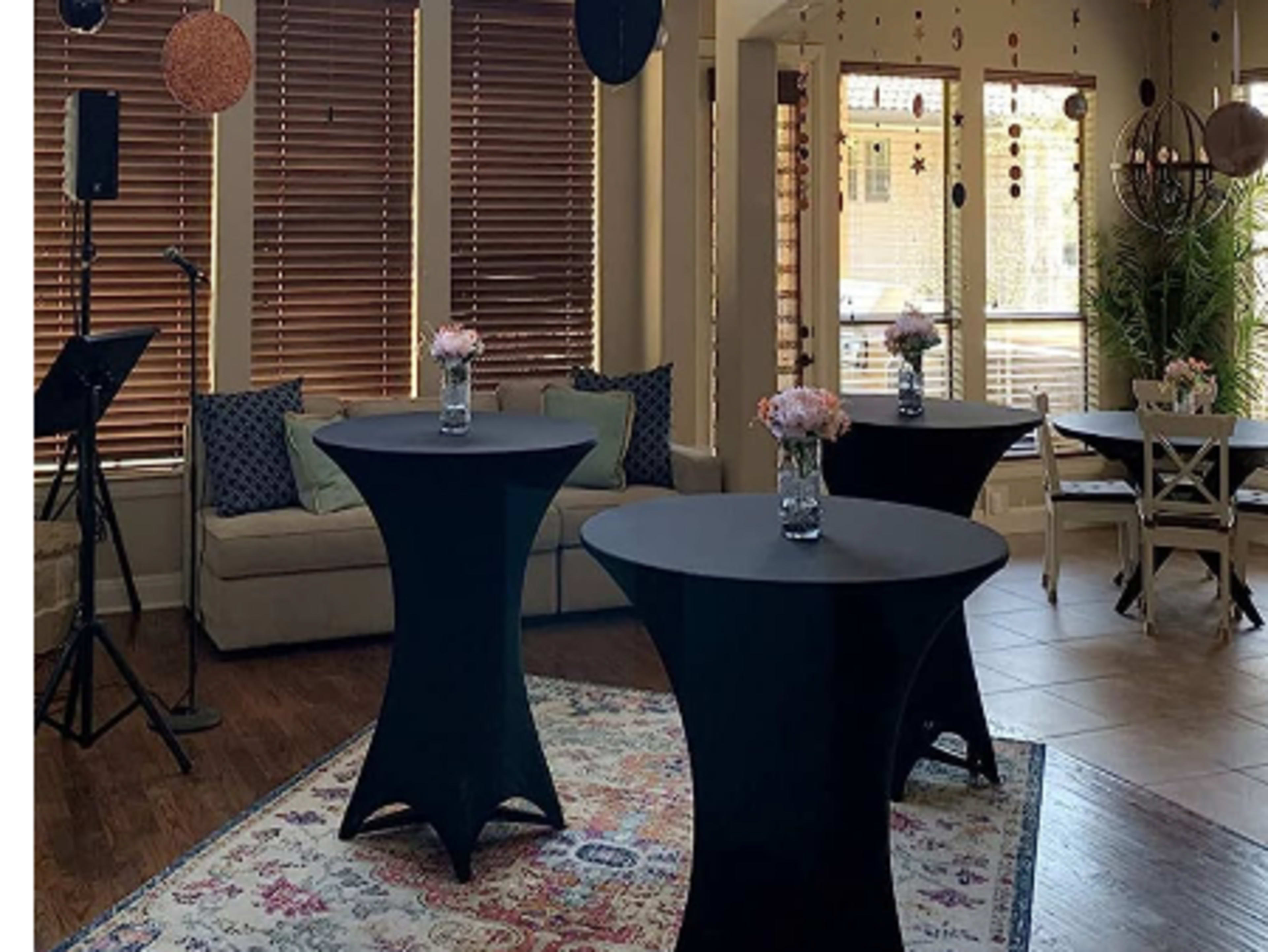 Cocktail Table ( With Linen) 