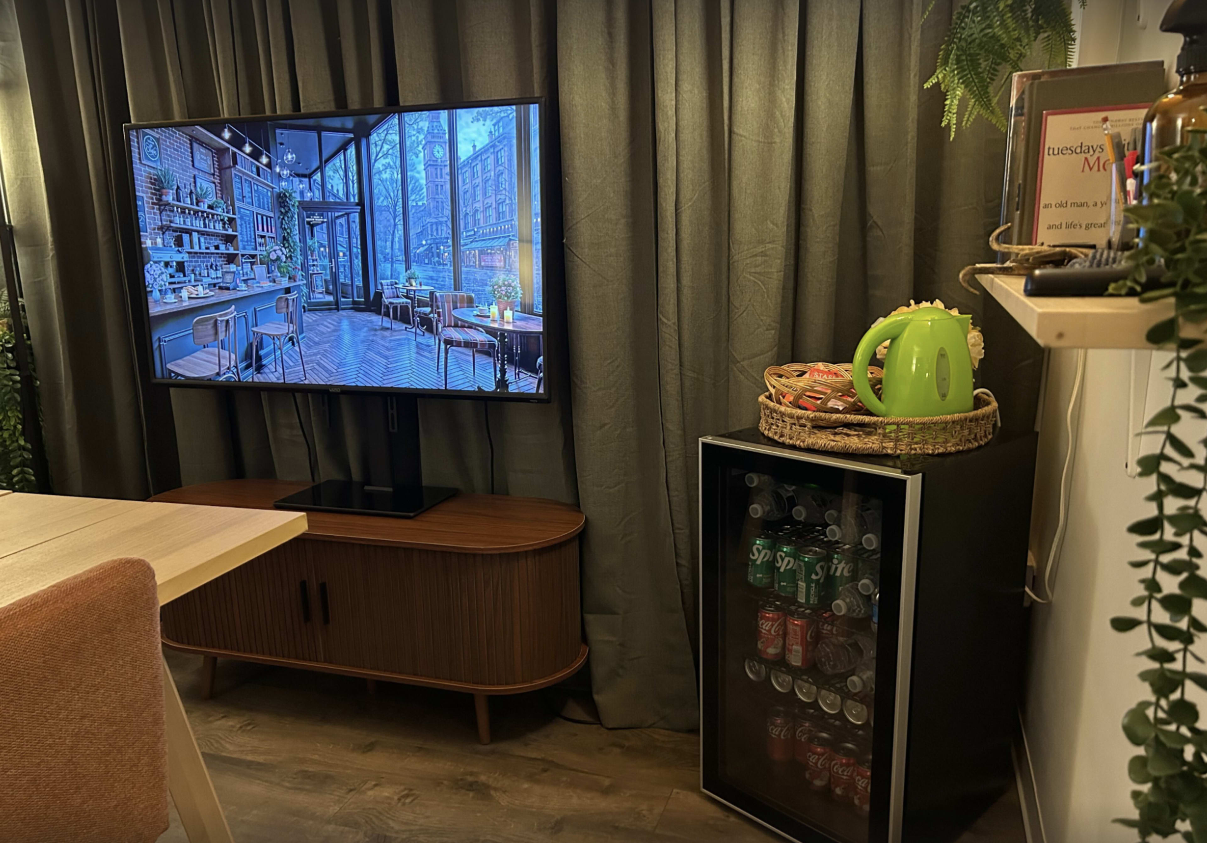 Cozy Meeting Room in Logan Square Image in Avondale, Chicago, IL