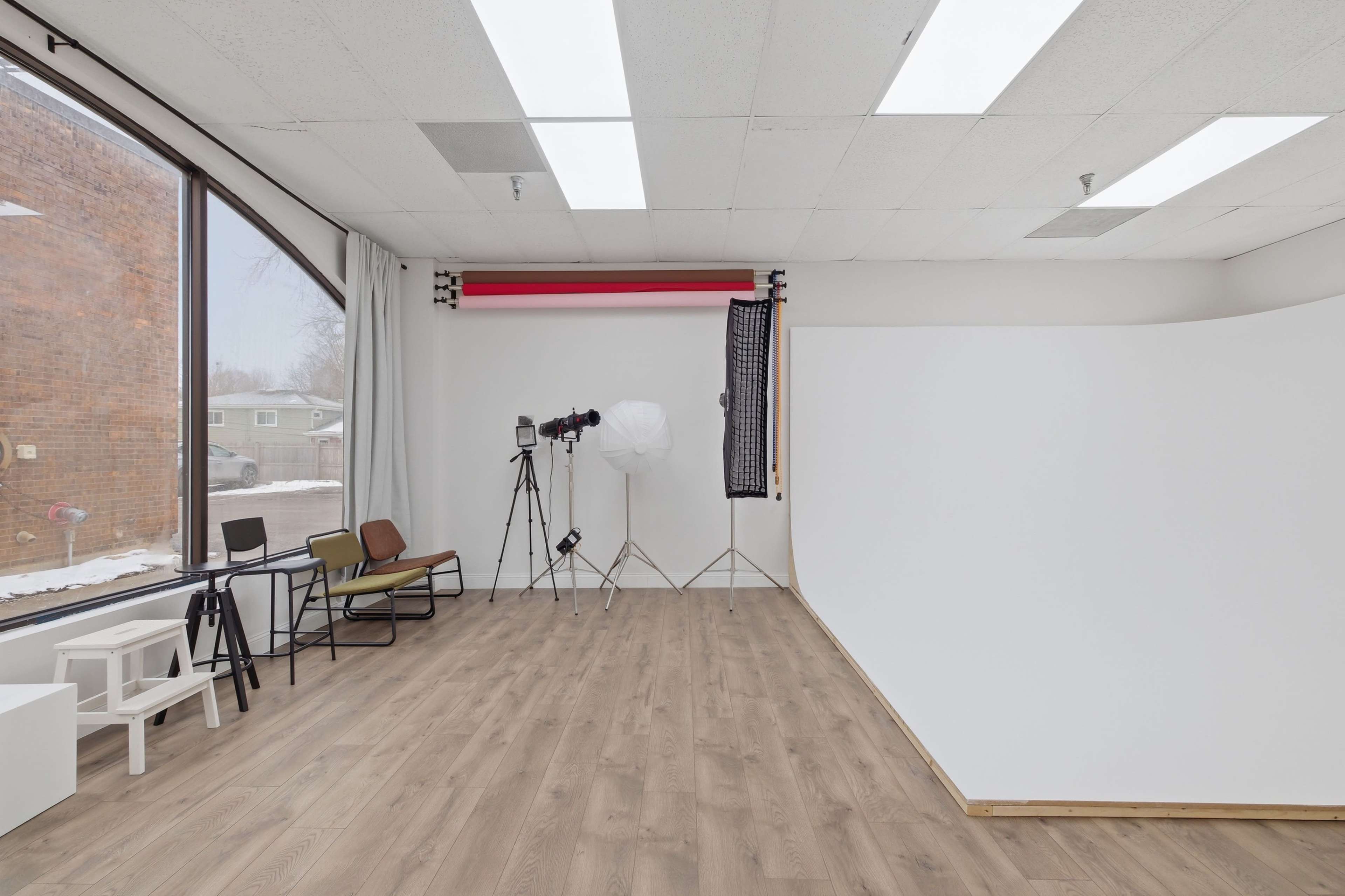 Minimal Photo Studio with White Cyclorama Image in Palatine Township, Palatine, IL