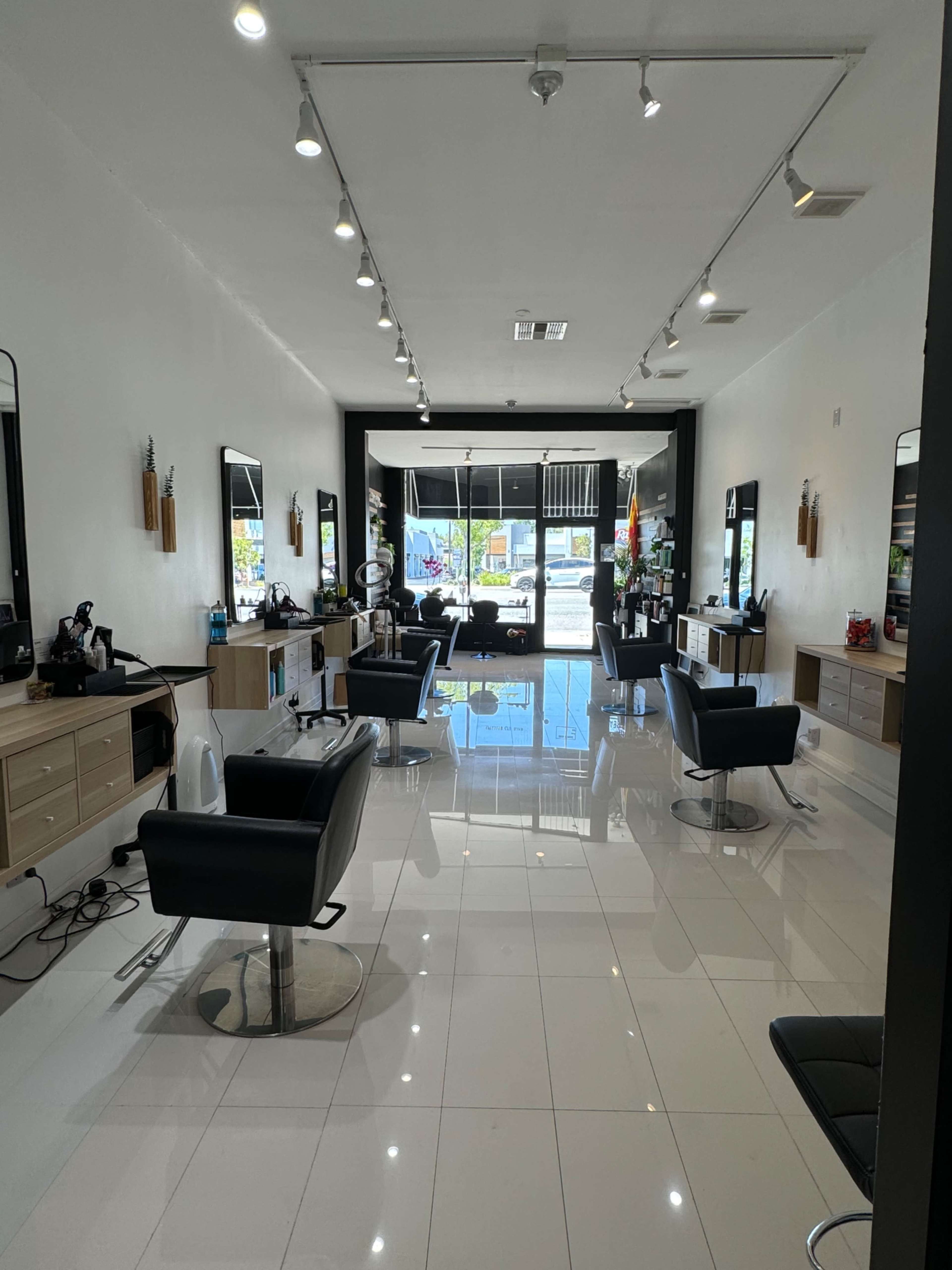 LA HOT Hair Image in Woodland Hills, Woodland Hills, CA