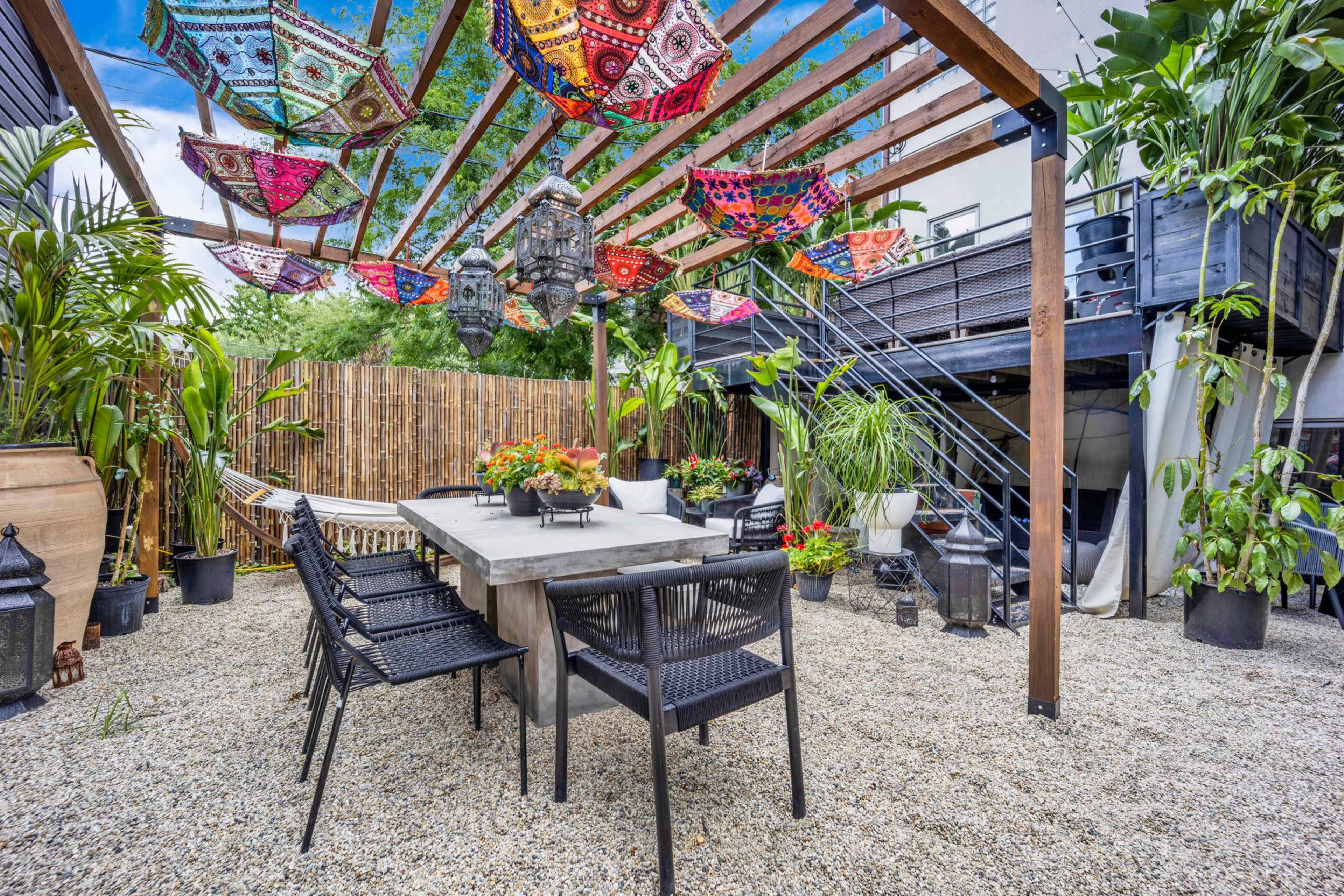 Stunning Holiday Home For The Holidays Image in West Town, chicago, IL