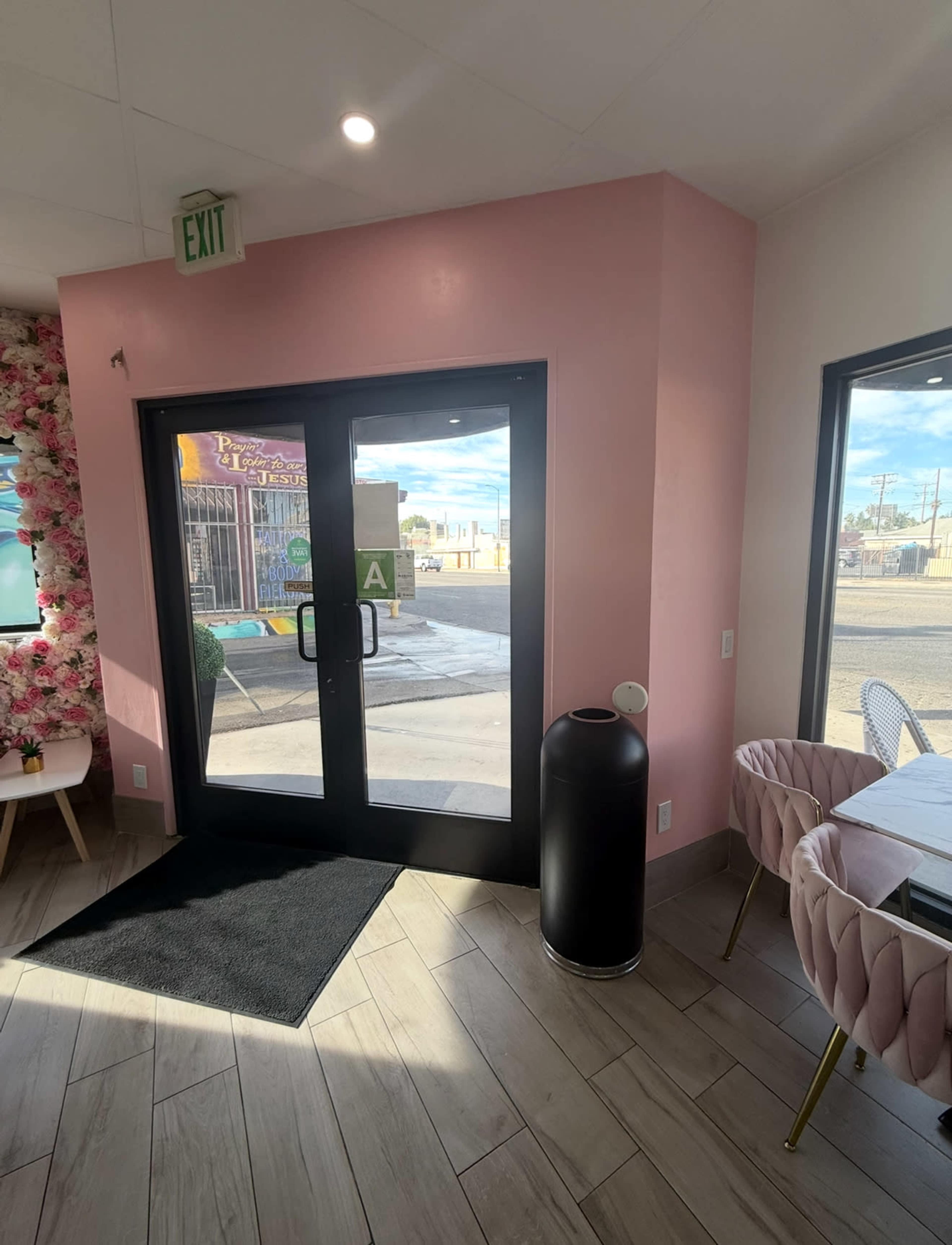 French Bakery Café Image in Canoga Park, Canoga Park, CA