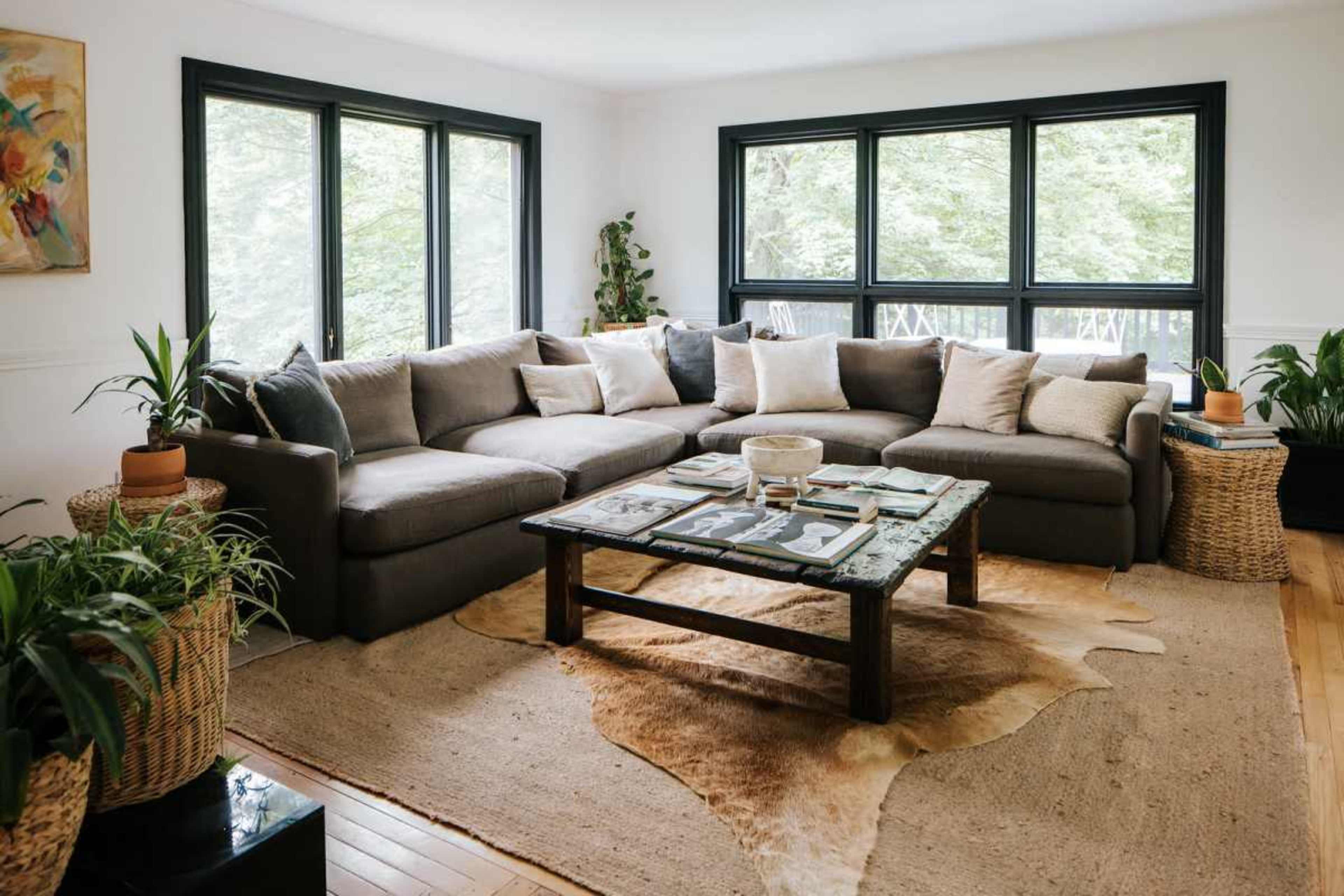 Michigan Wine Country Estate with Pond, Pole Barn & 10 Acres Image in Oronoko Charter Township, Buchanan, MI