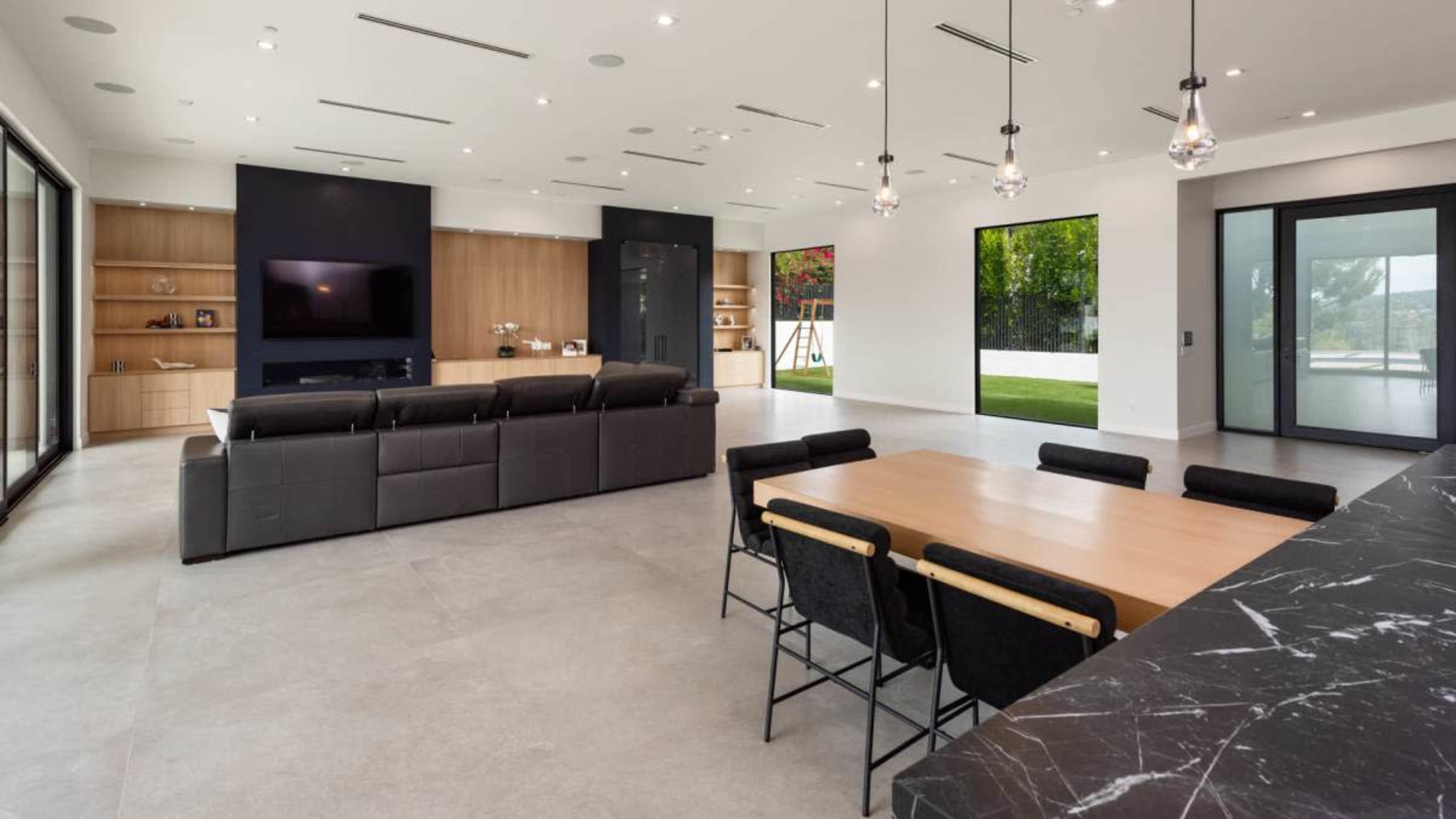 Encino Hills Modern Estate with Jetliner Canyon Views Image in Encino, Encino, CA