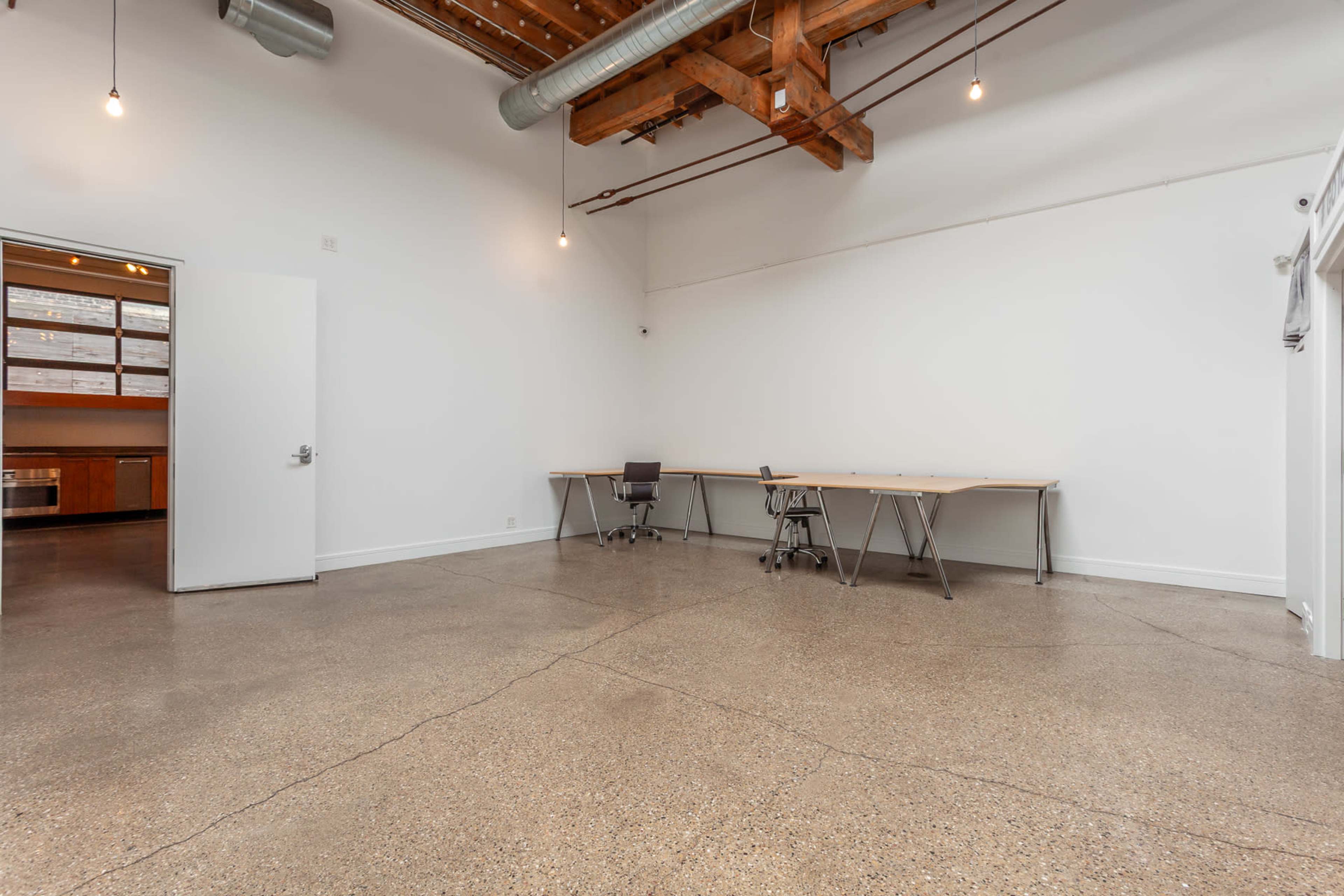Industrial Loft Studio with Natural Light in Chicago's Production District Image in Near West Side, Chicago, IL