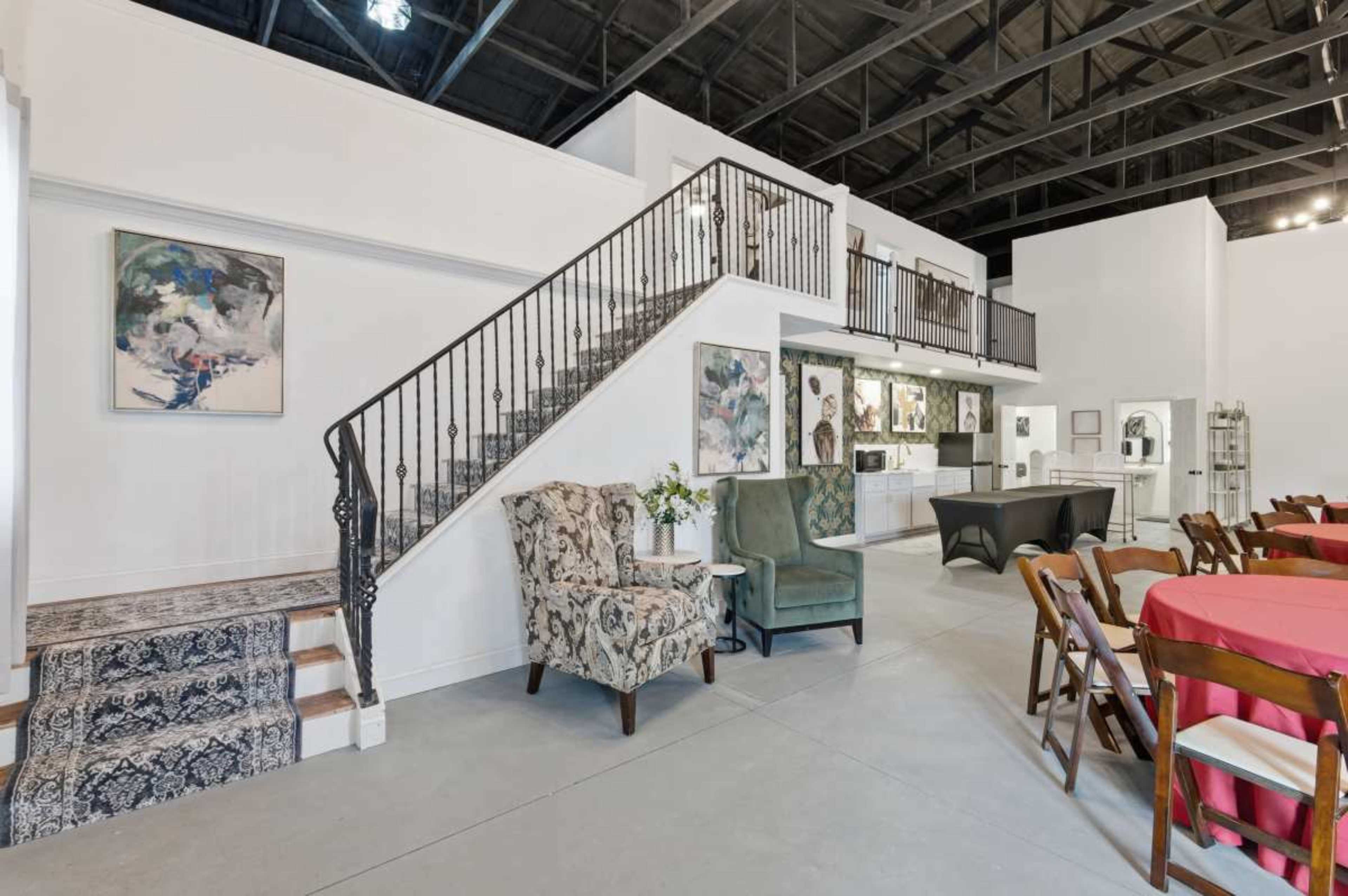 Beautiful Indoor/Outdoor Venue with 3 bedrooms Image in , Sand Springs, OK
