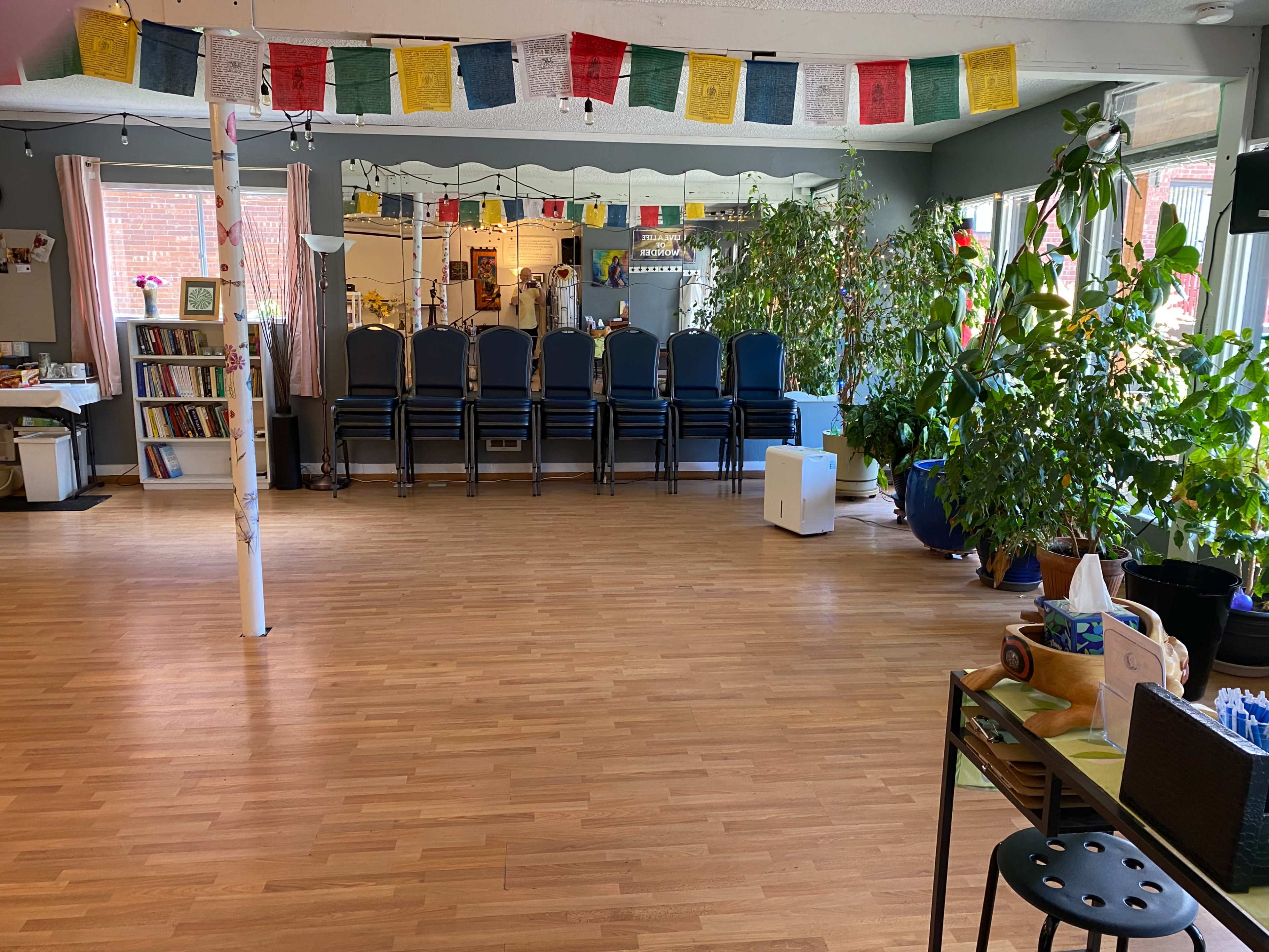 Safe, Open Space with a Good Vibe in a quiet Neiborhood Image in Seahurst, Burien, WA