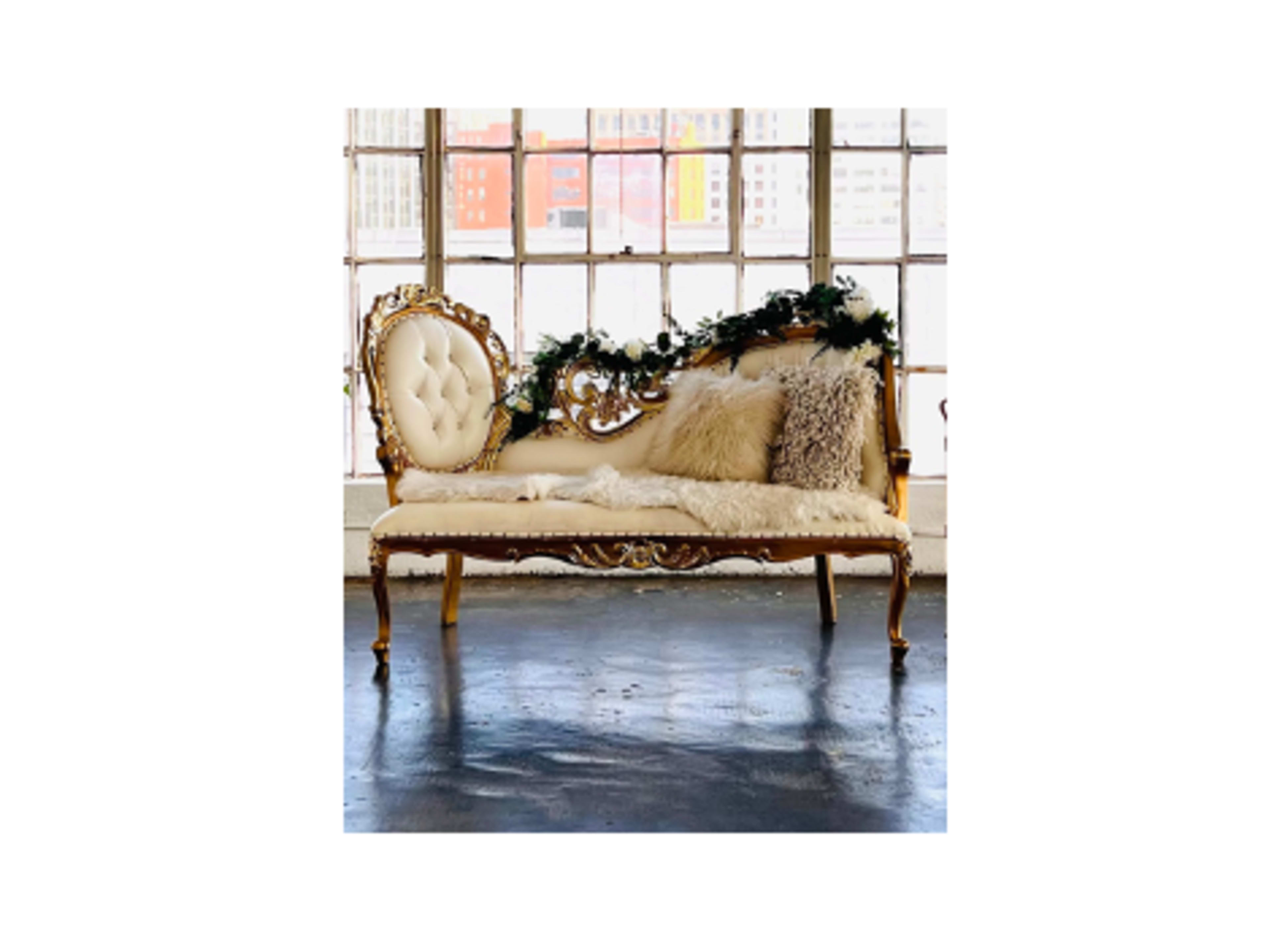 1 Golden Victorian Fainting Chaise (White leather)