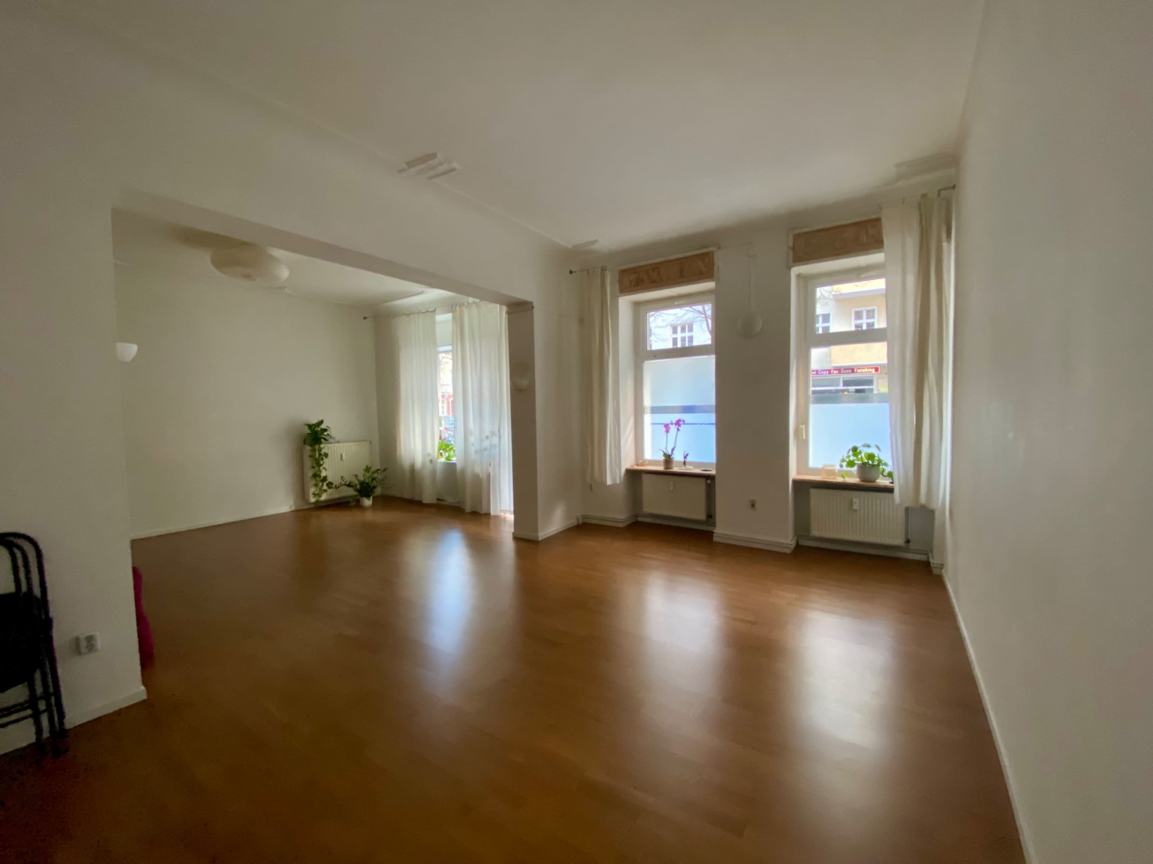 Bright Natural Light Studio in Alt-Treptow – Near Kreuzberg & NeuköllnUm Image in Alt-Treptow, Berlin