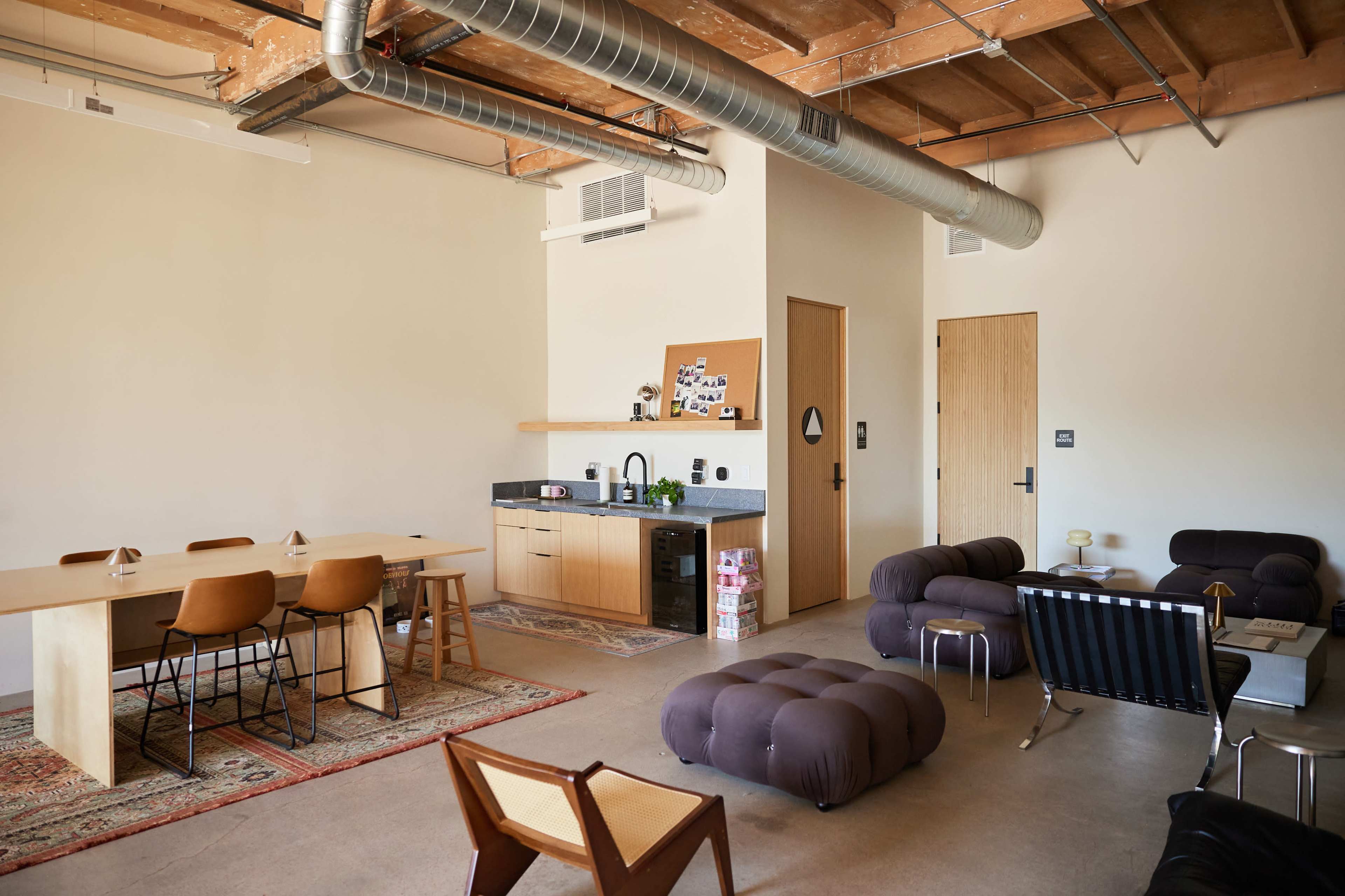 Urban Studio with Chic Furniture & Flex Space Image in Westside Costa Mesa, costa mesa, CA