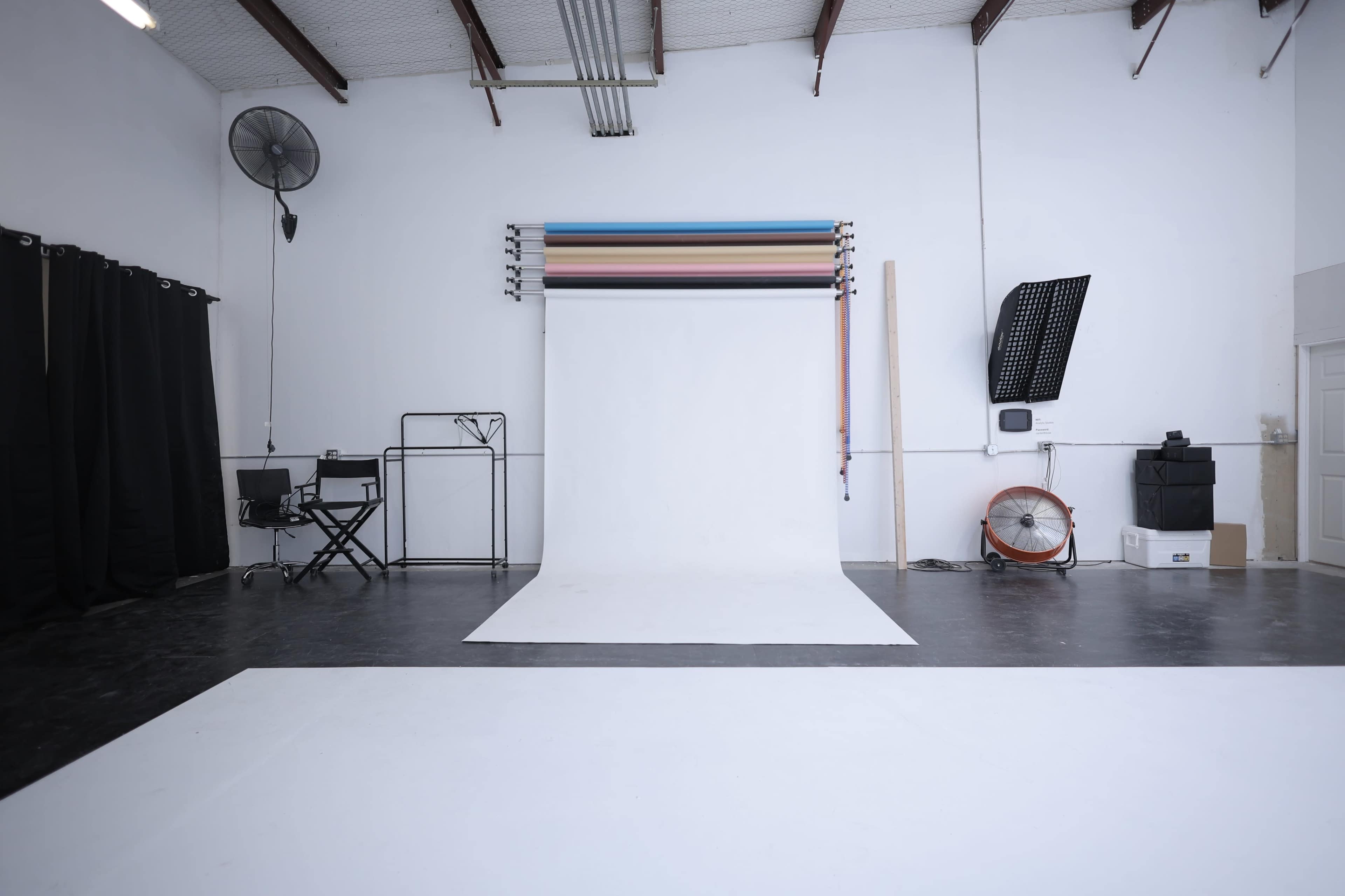 Central Austin Cyc Wall Photo & Video Studio Image in Georgian Acres, Austin, TX