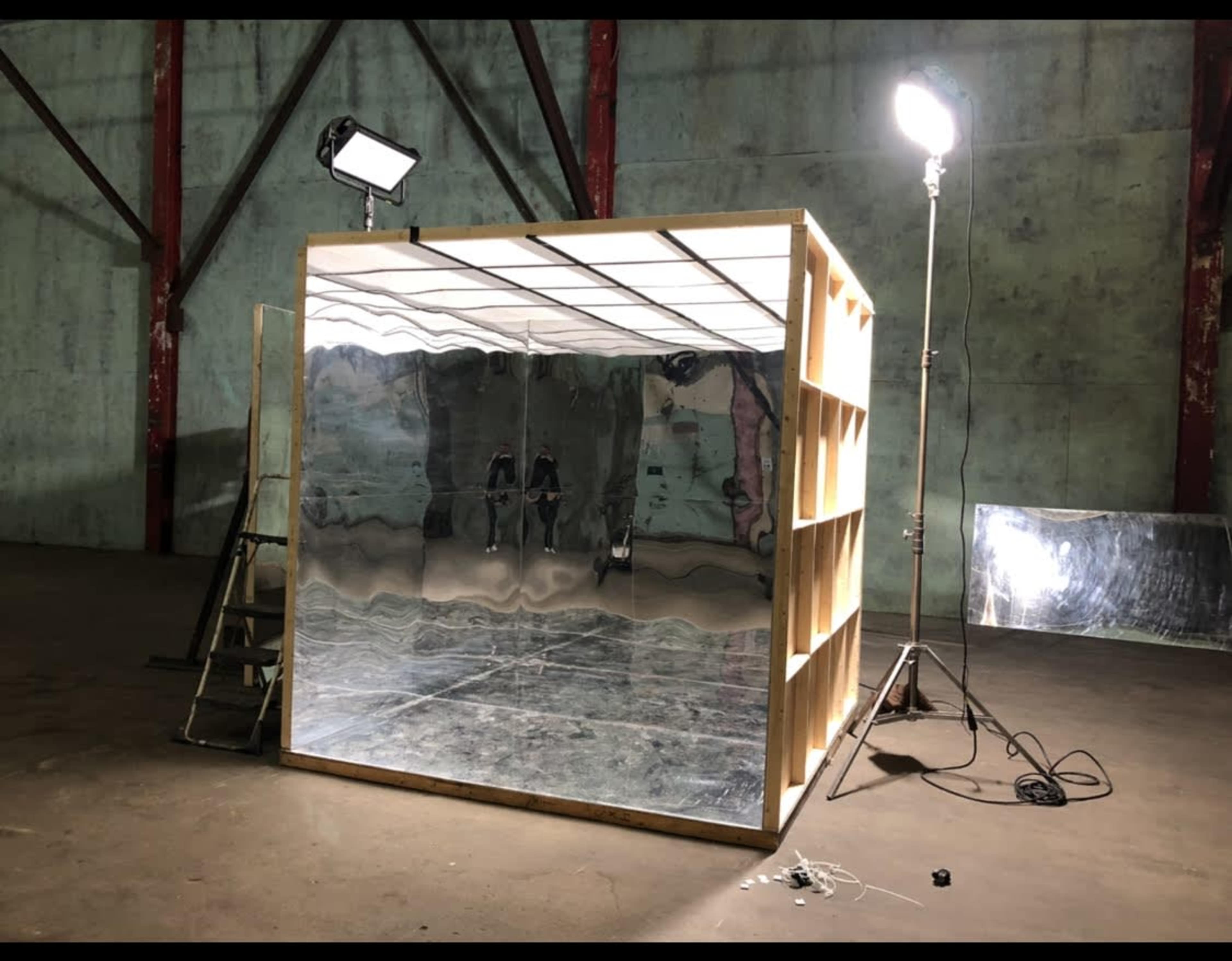 Plexi Mirror Box Set Image in South Los Angeles, Los Angeles, CA