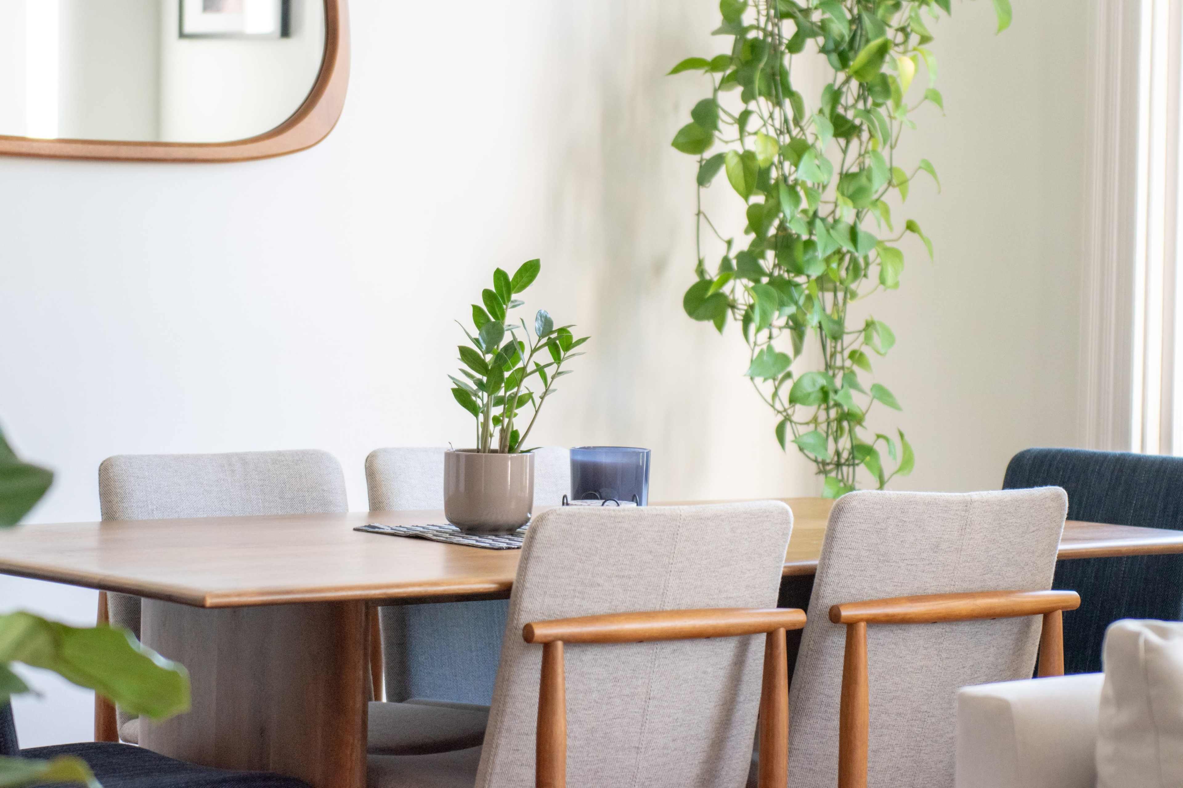 Victorian mid century modern apartment Image in Fillmore District, San Francisco, CA