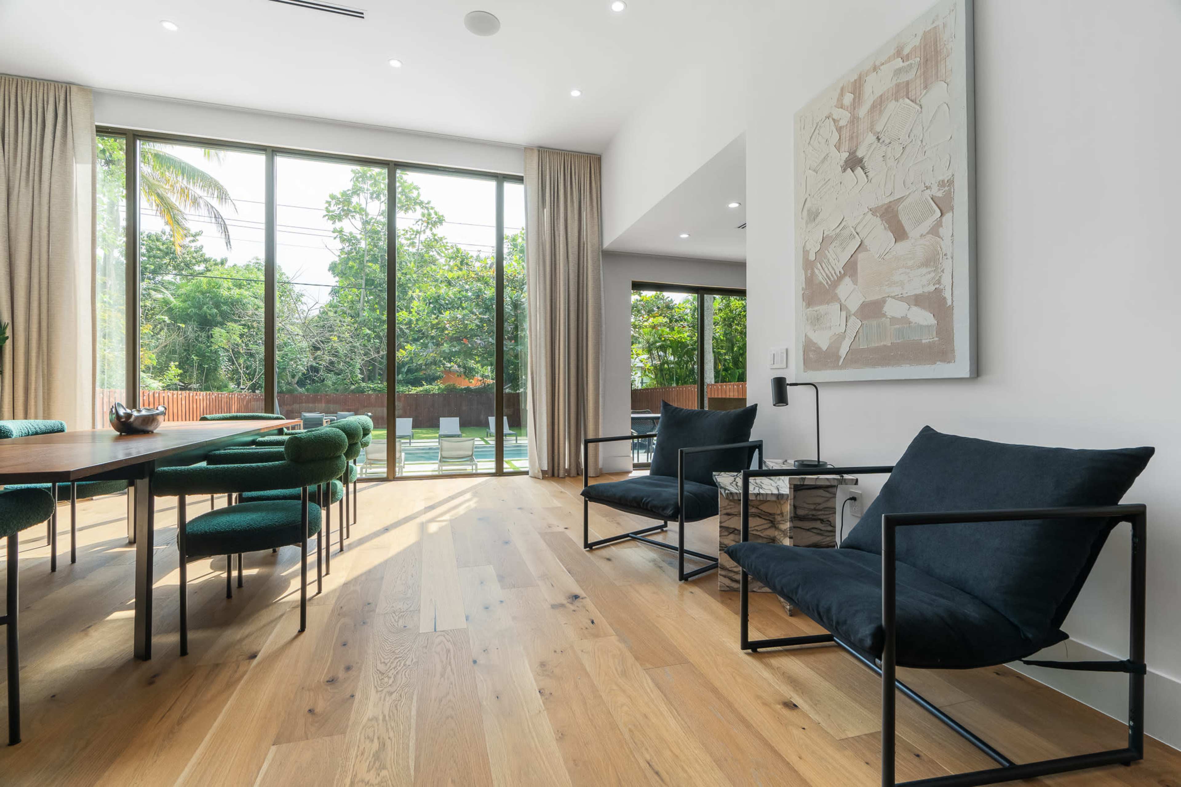 6-Bedroom Bliss: Miami's Hidden Gem Image in Miami, miami, FL
